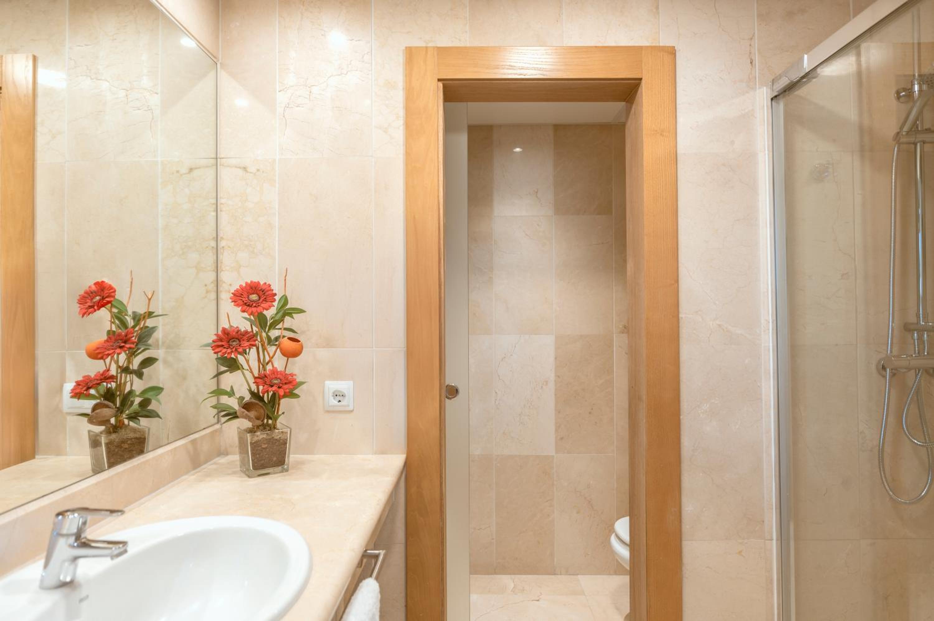 Two-Bedroom Suite - Photo 9