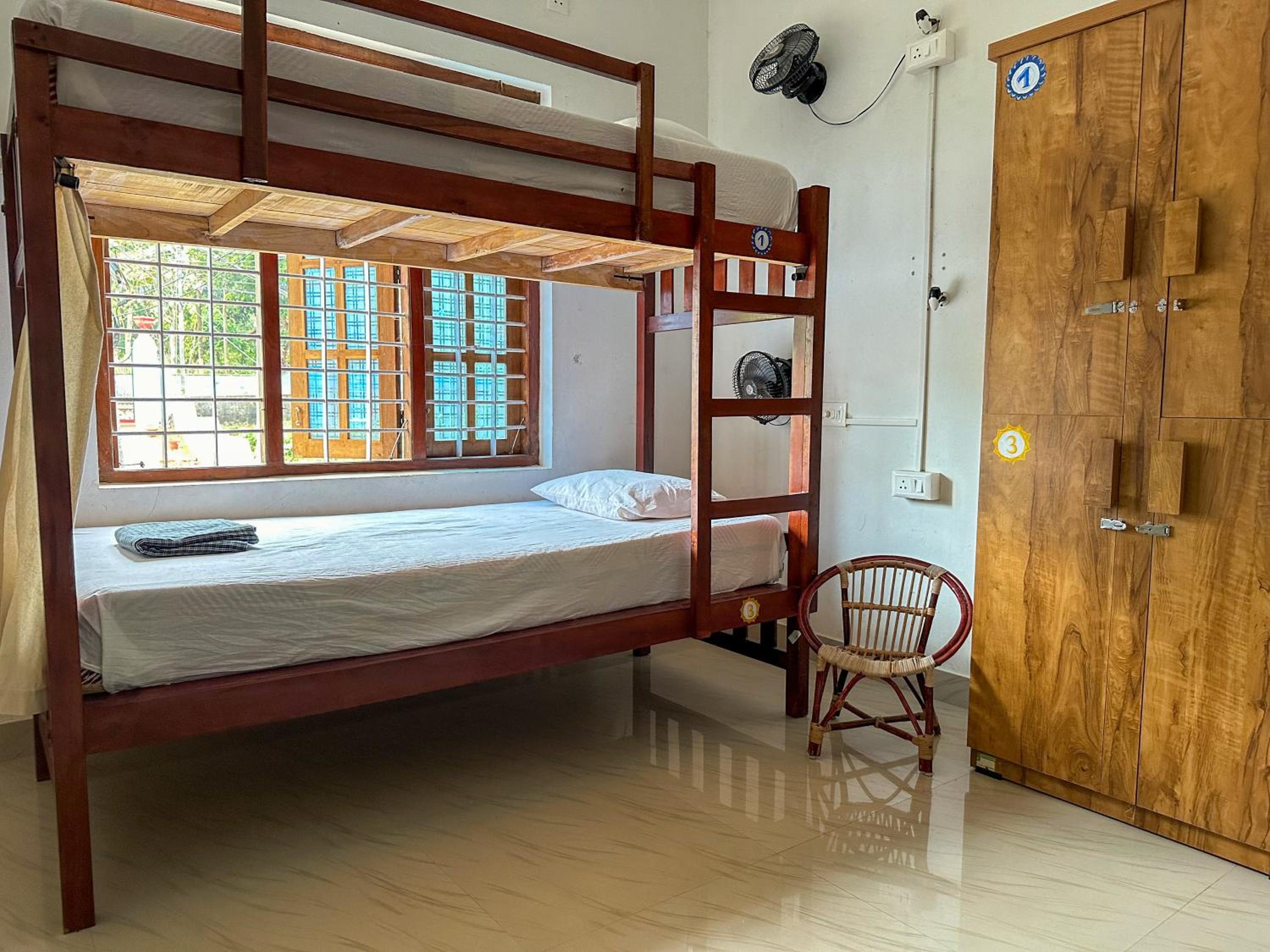 Bed in 8-Bed Mixed Dormitory Room photo 2
