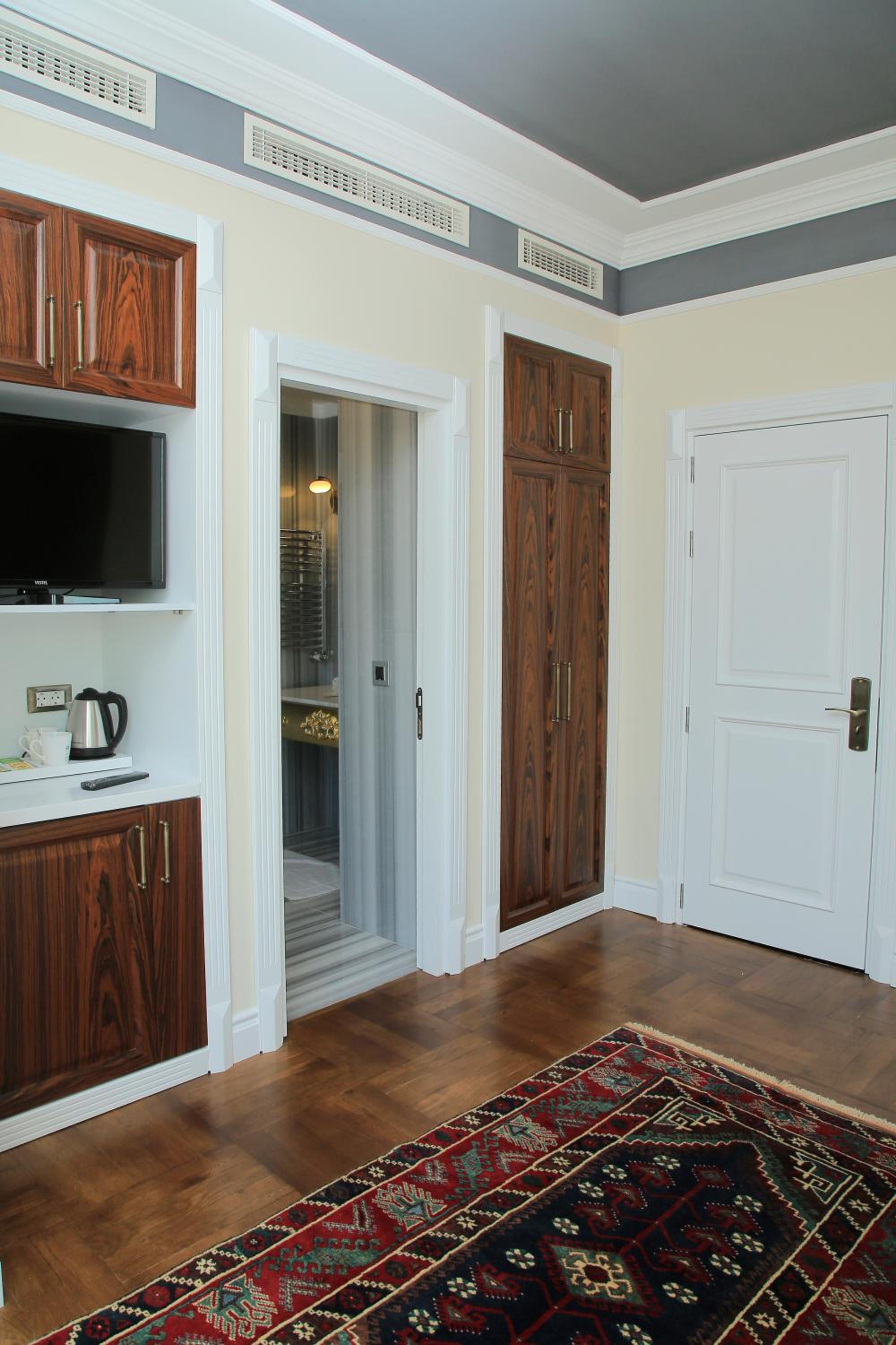 Deluxe Room with Spa Bath and Sea View photo 3
