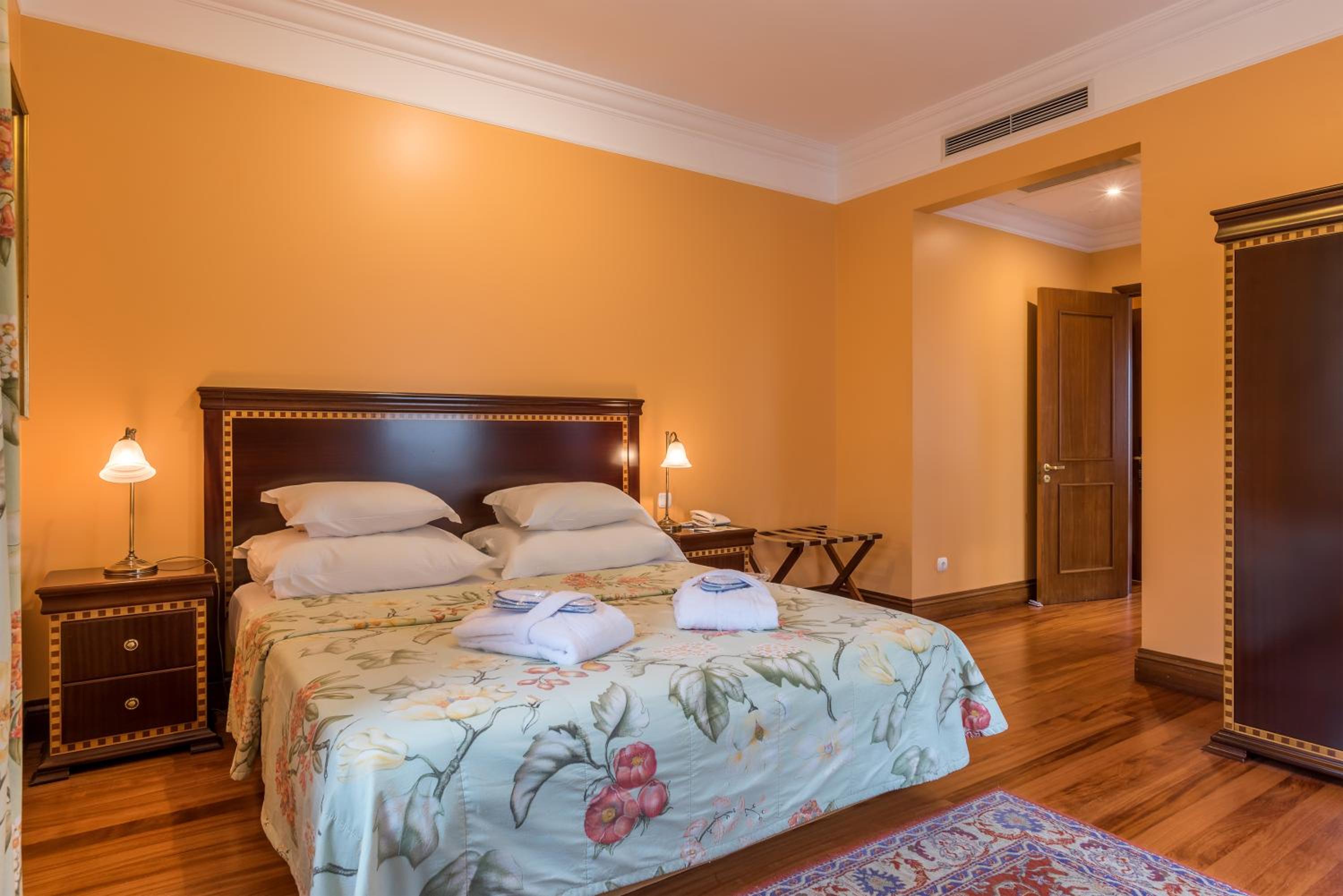 Suite - Photo 2