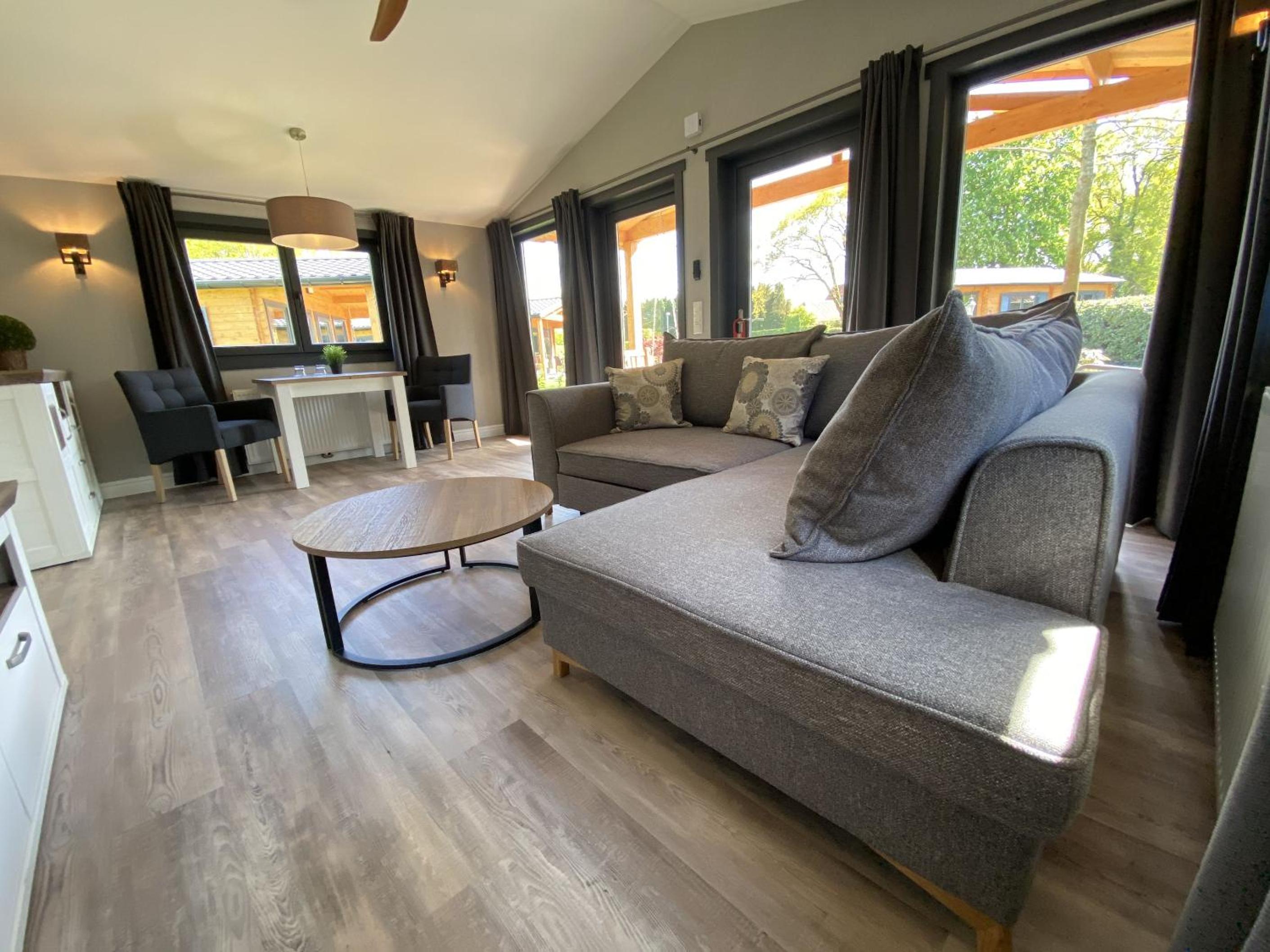 Bungalow with Patio