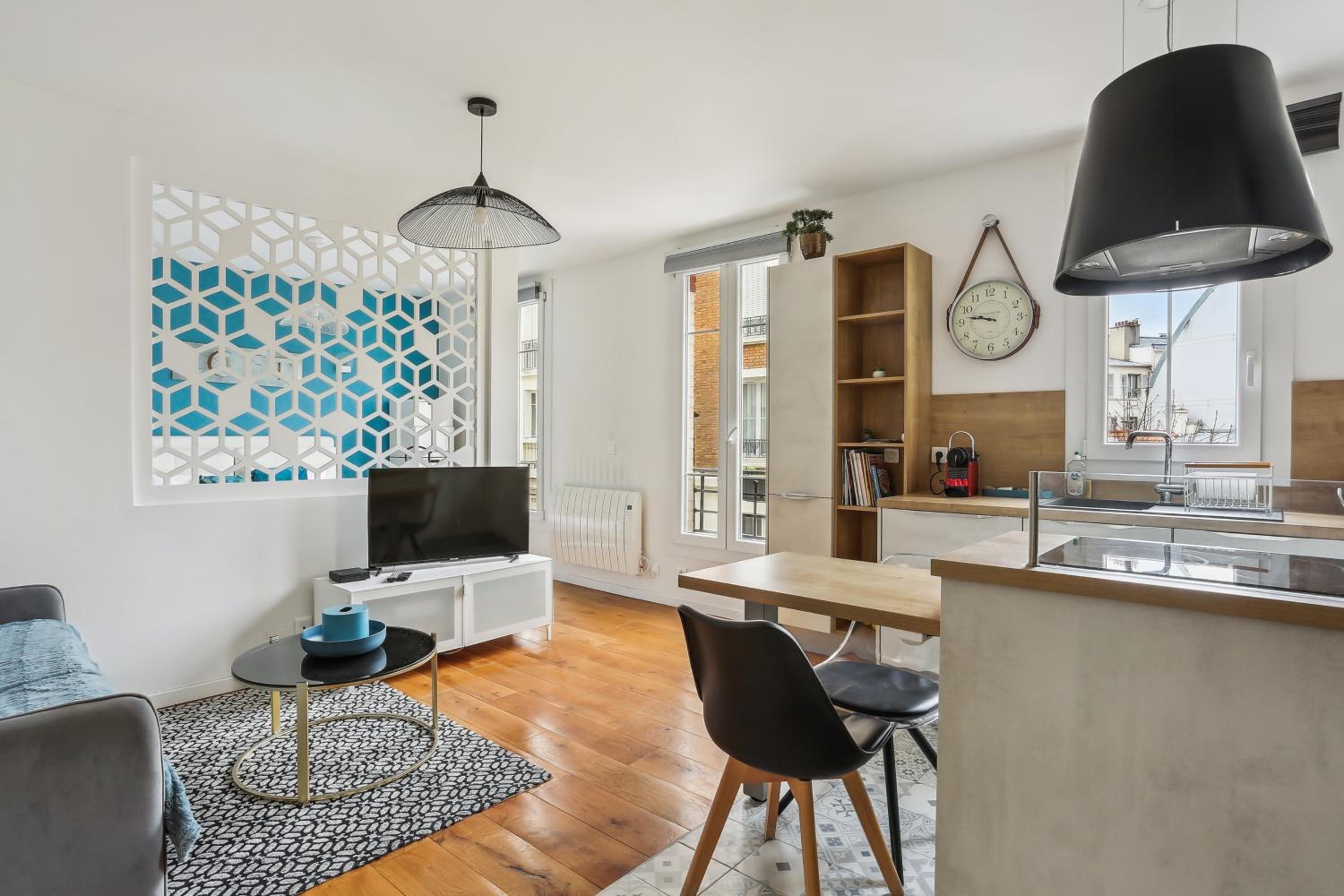 Deluxe One-Bedroom Apartment with City View
