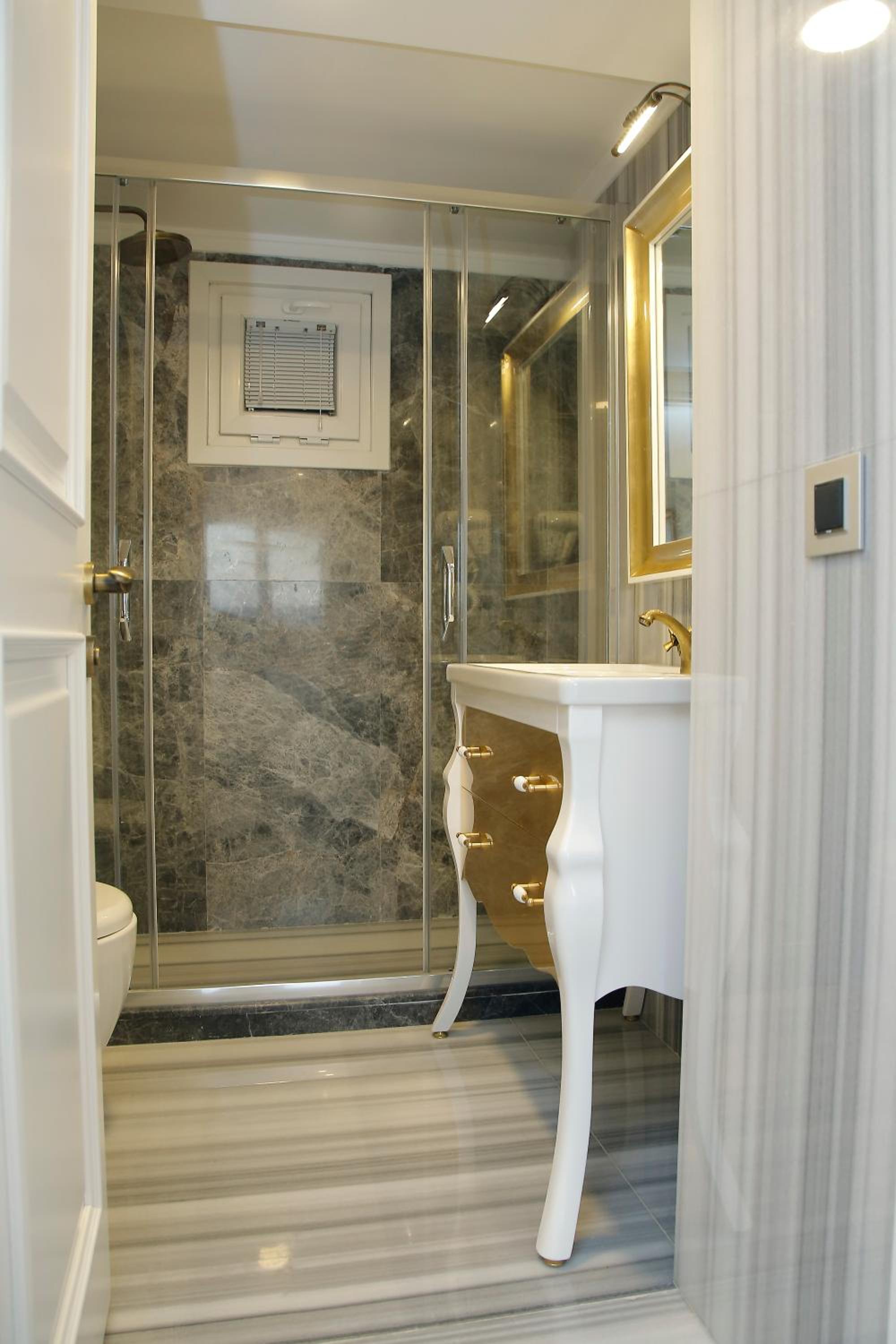Deluxe Junior Room with Sea View photo 3
