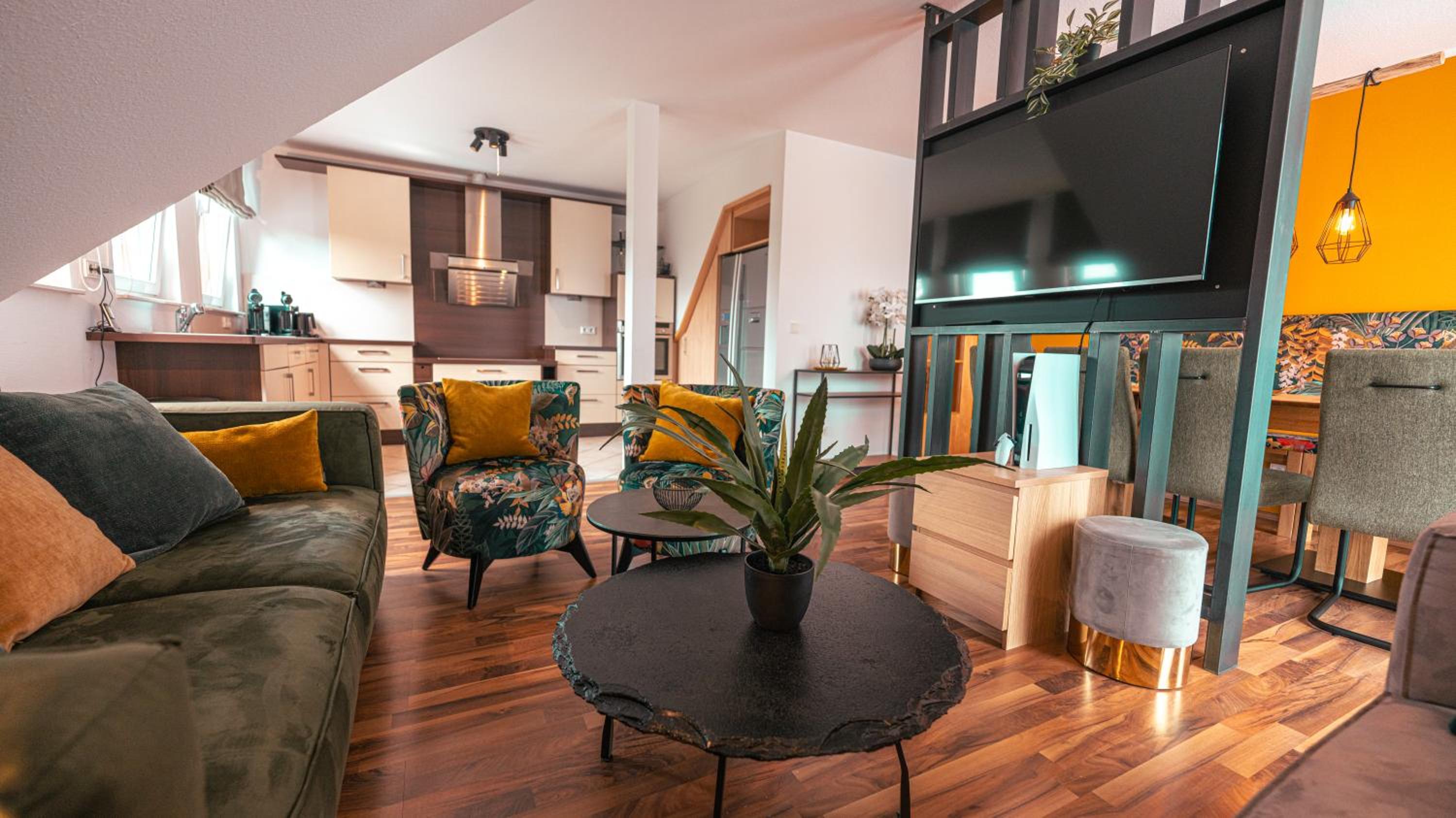 Four-Bedroom Apartment with Balcony