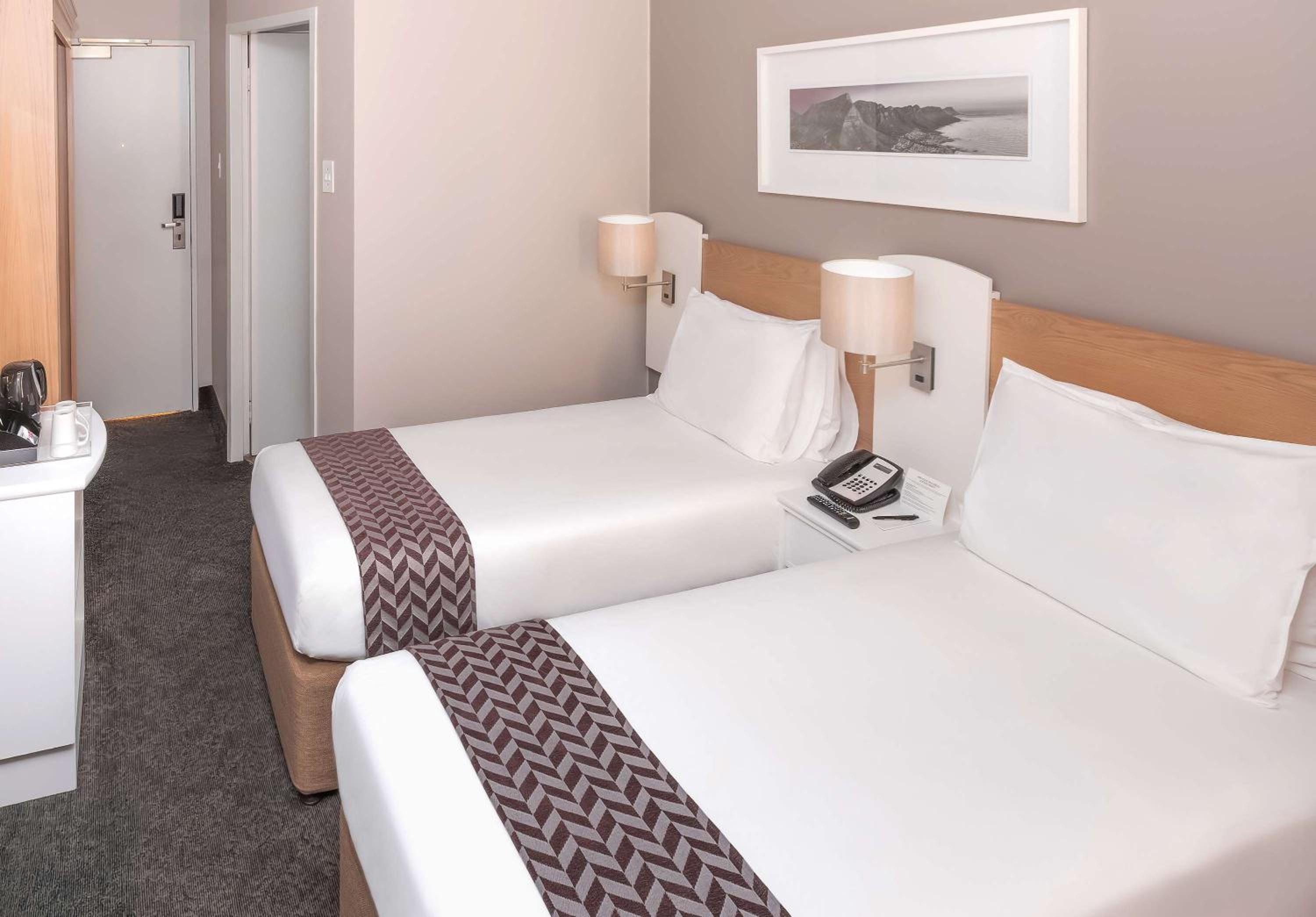 Standard Twin Room - Non-Smoking photo 3