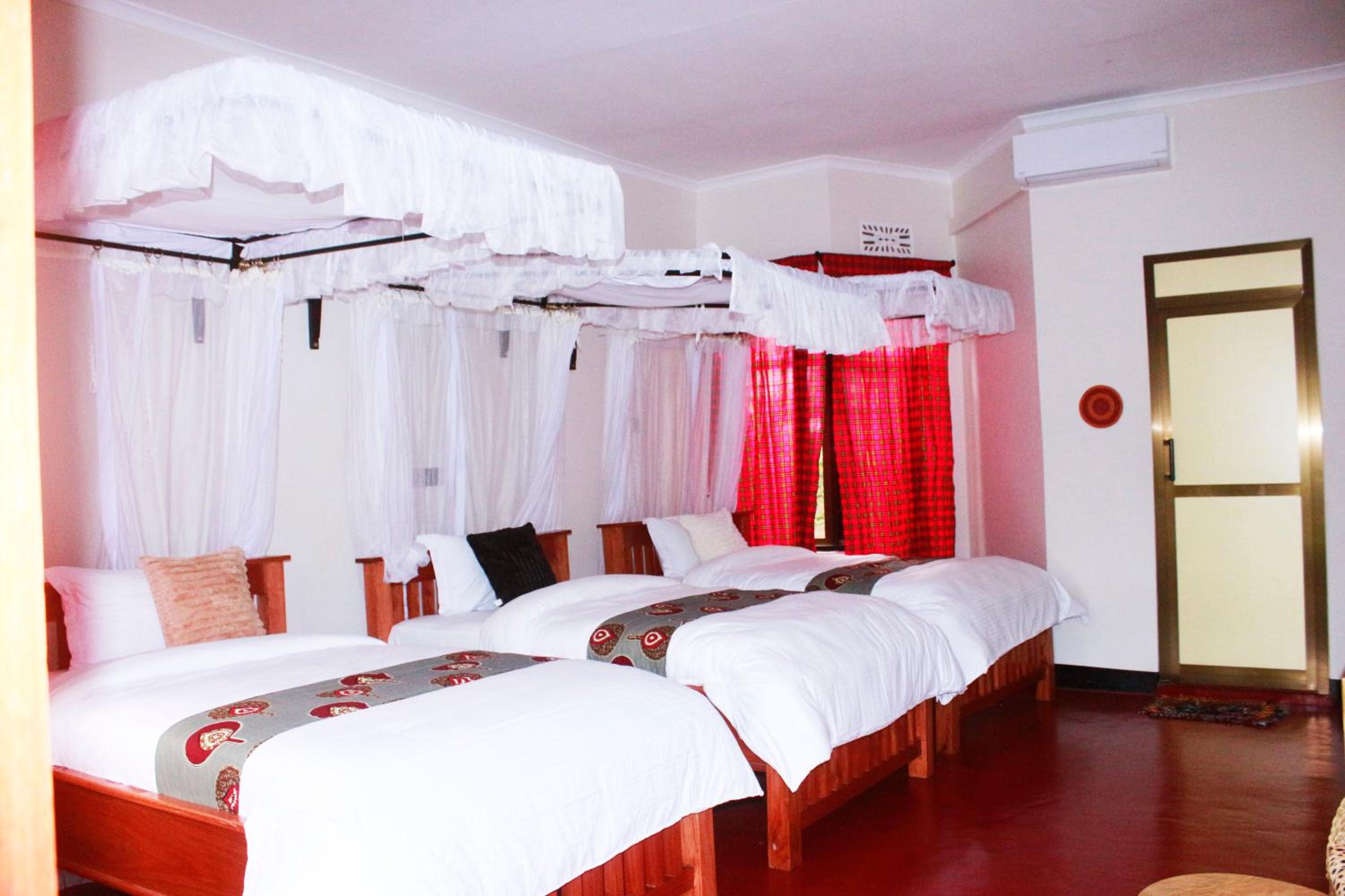 Triple Room with Private Bathroom photo 3