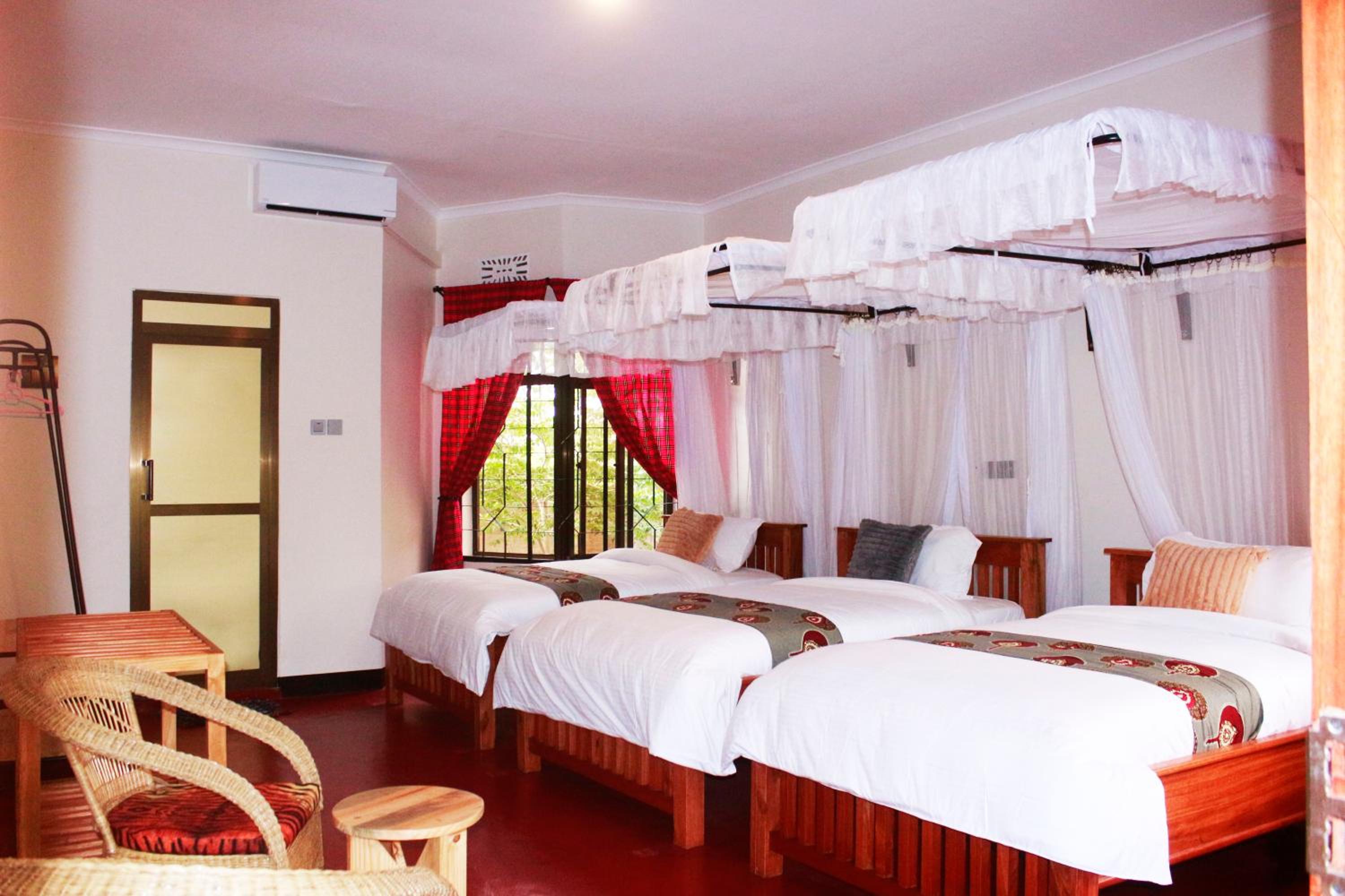 Triple Room with Private Bathroom photo 2