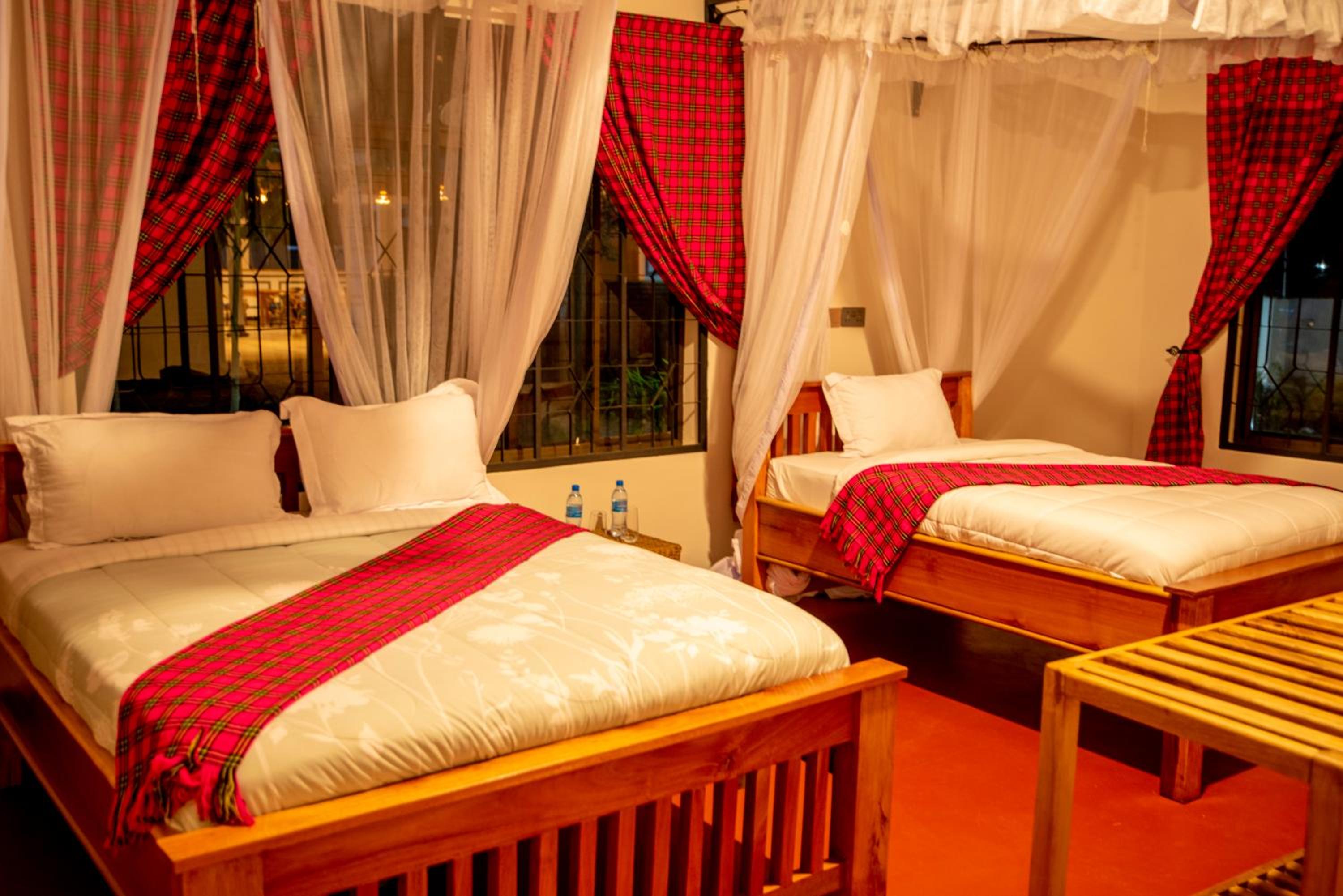 Twin Room with Private Bathroom photo 1