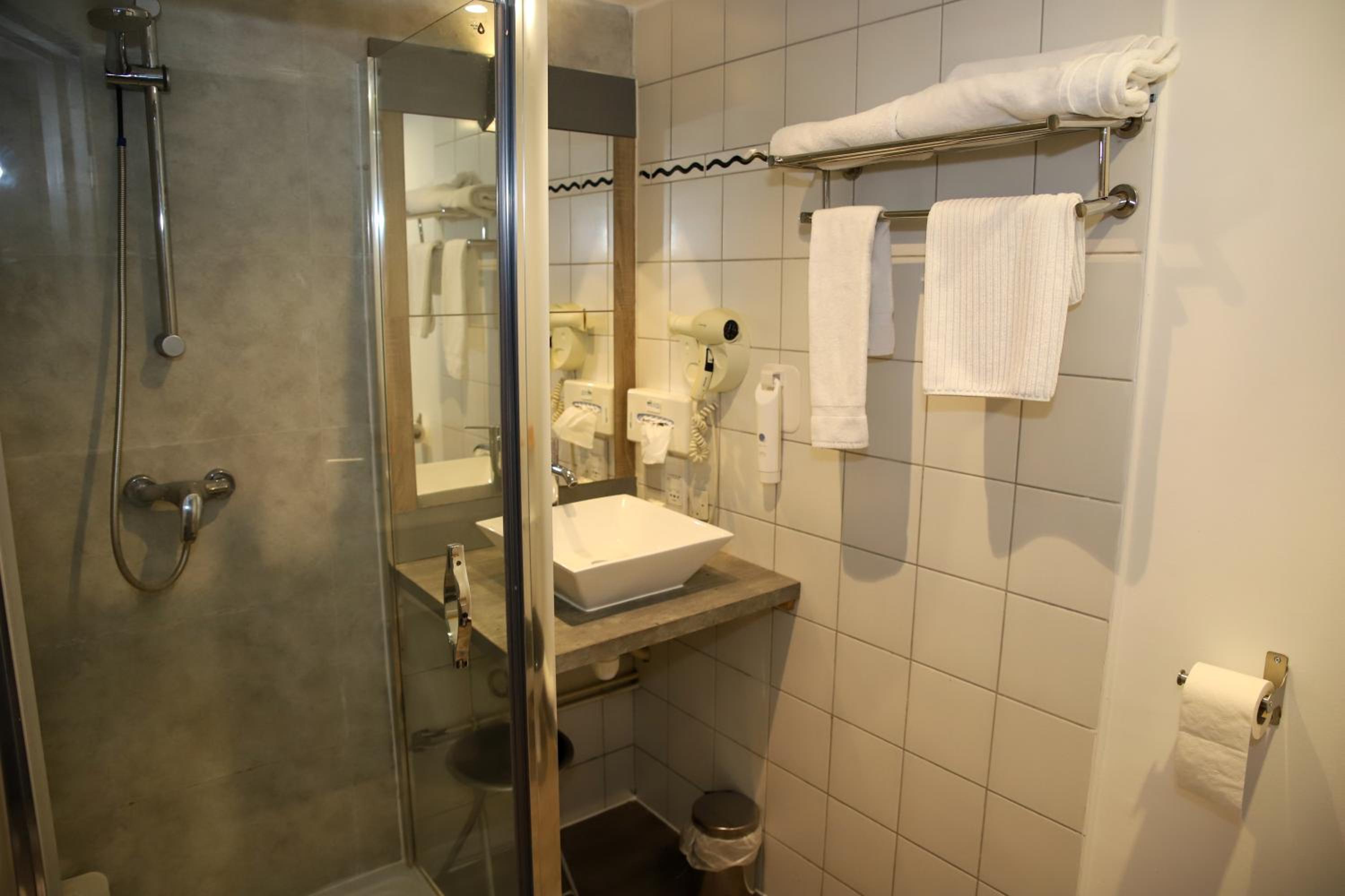 Double Room - Photo 3