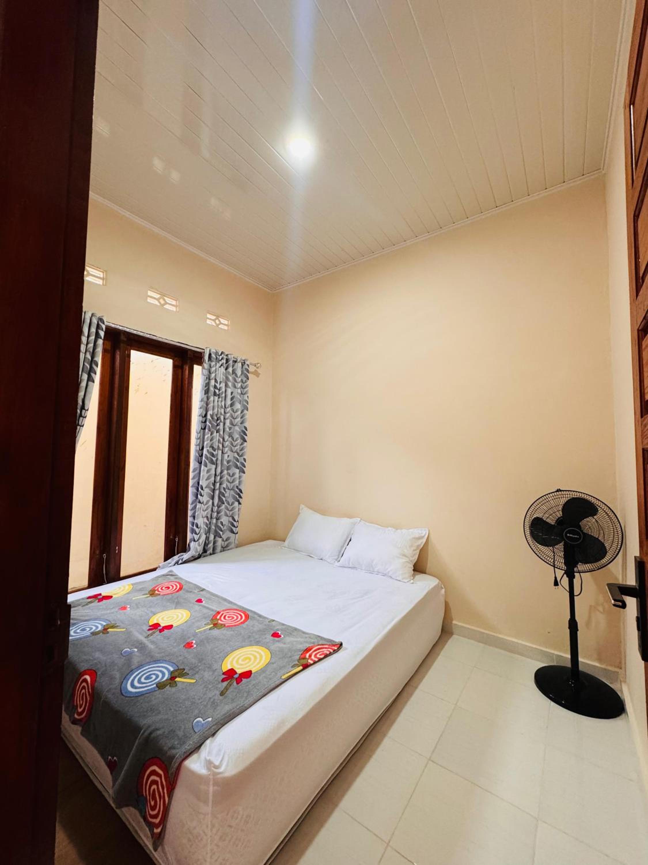 Two-Bedroom House photo 3