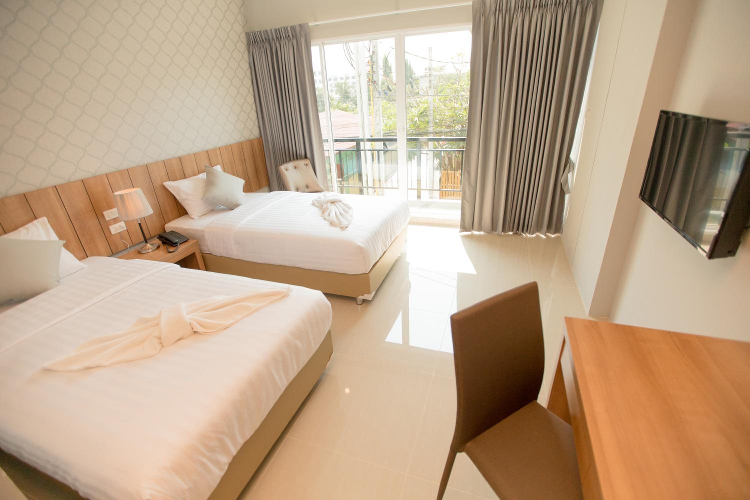 Deluxe Twin Room photo 2