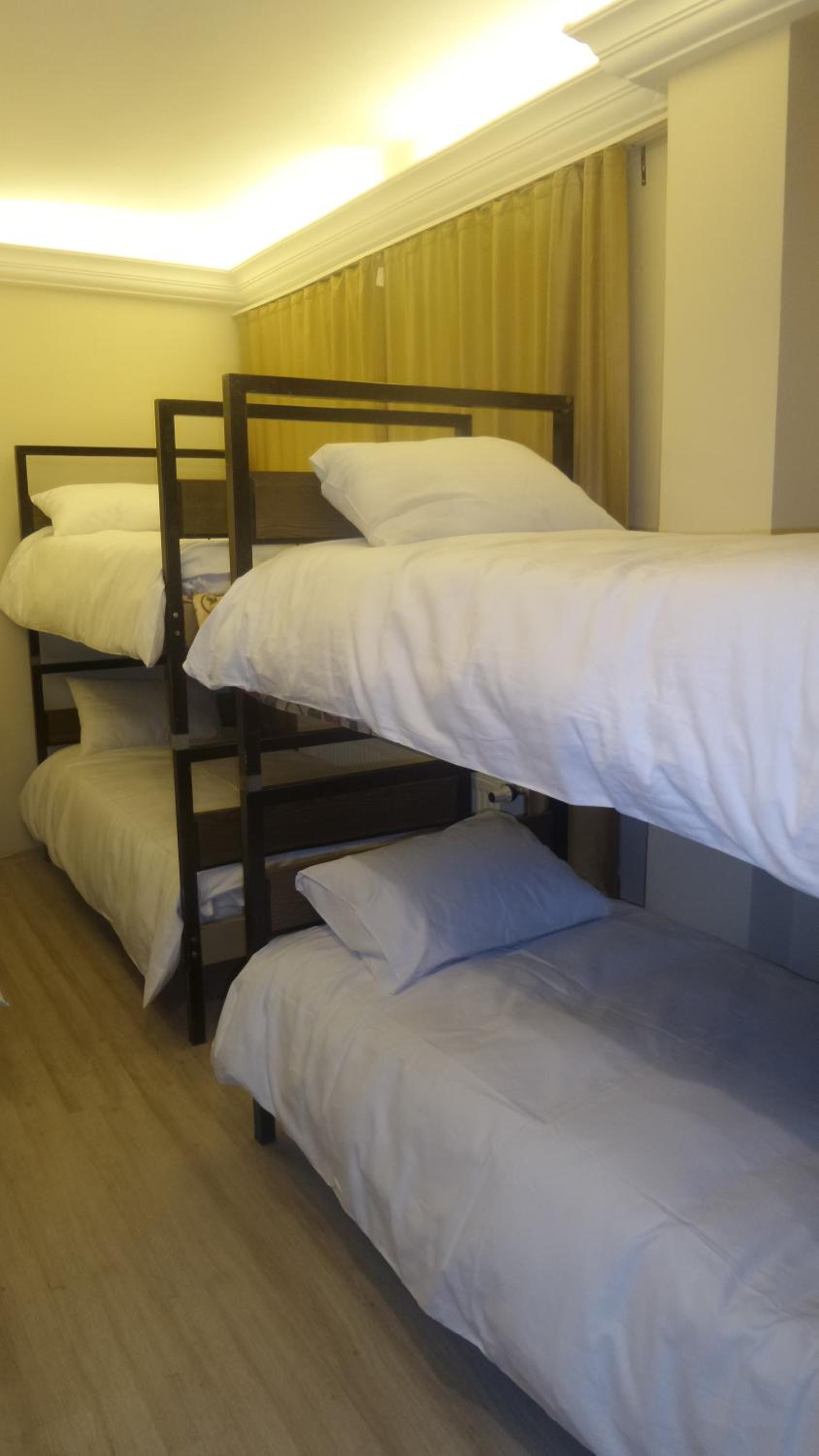 Bed in 4-Bed Mixed Dormitory Room photo 3