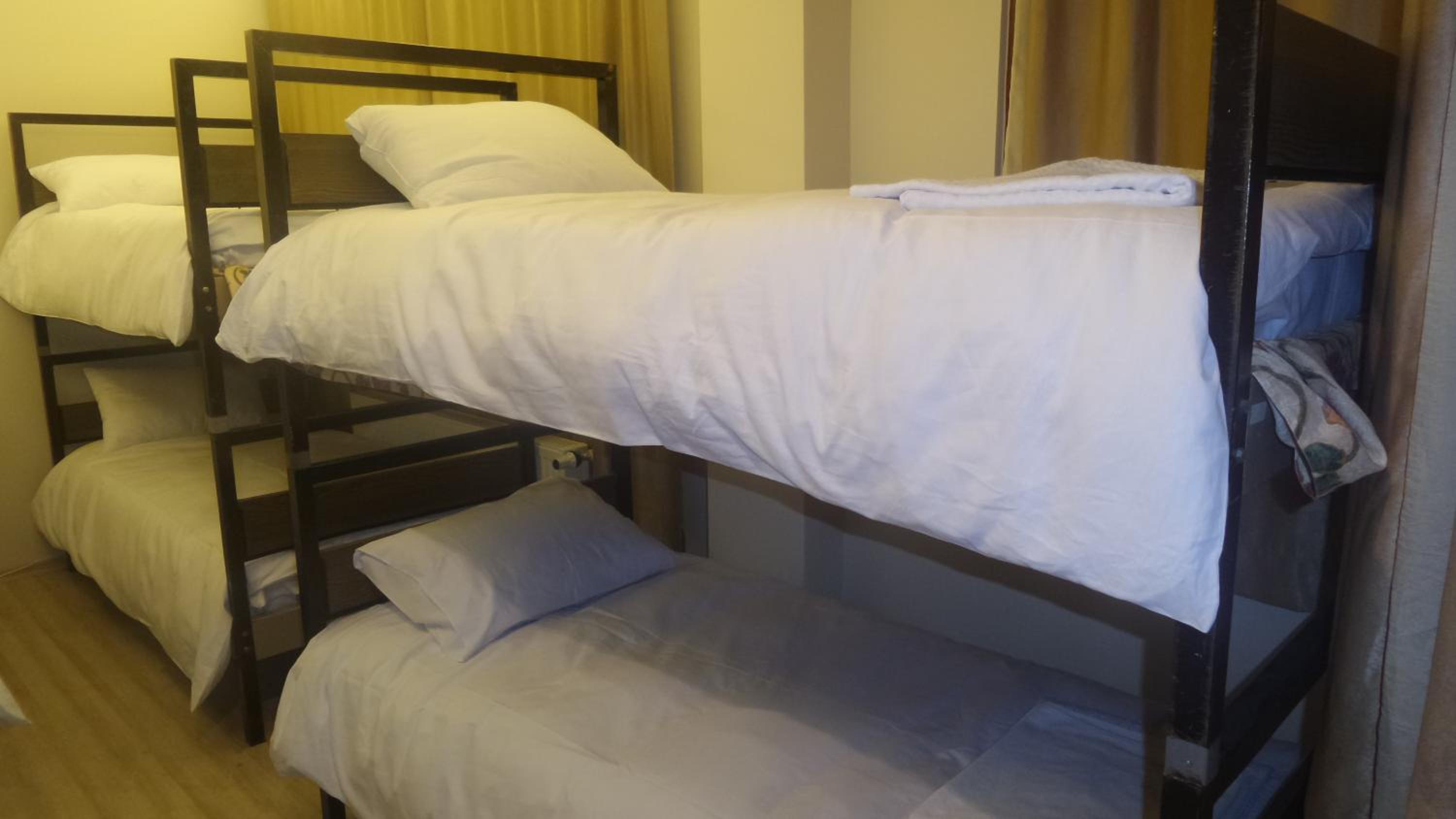 Bed in 8-Bed Mixed Dormitory Room photo 1
