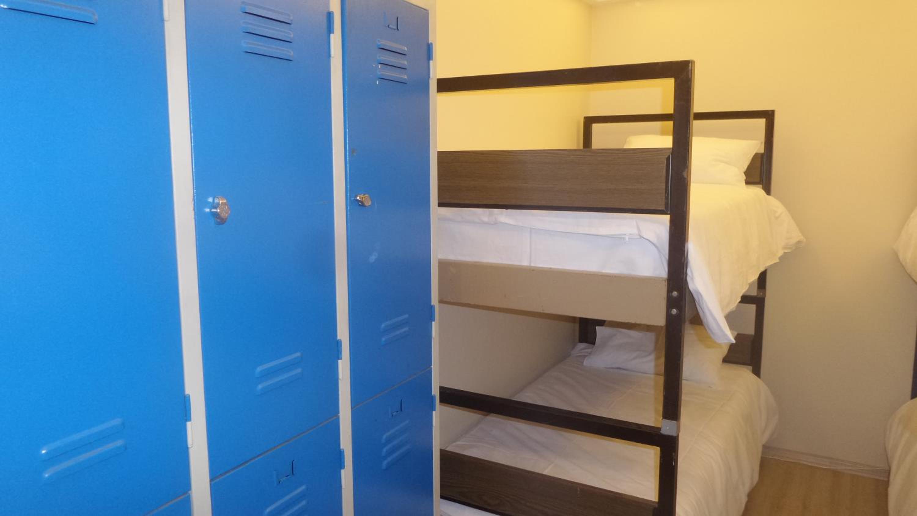 Bed in 8-Bed Mixed Dormitory Room photo 3