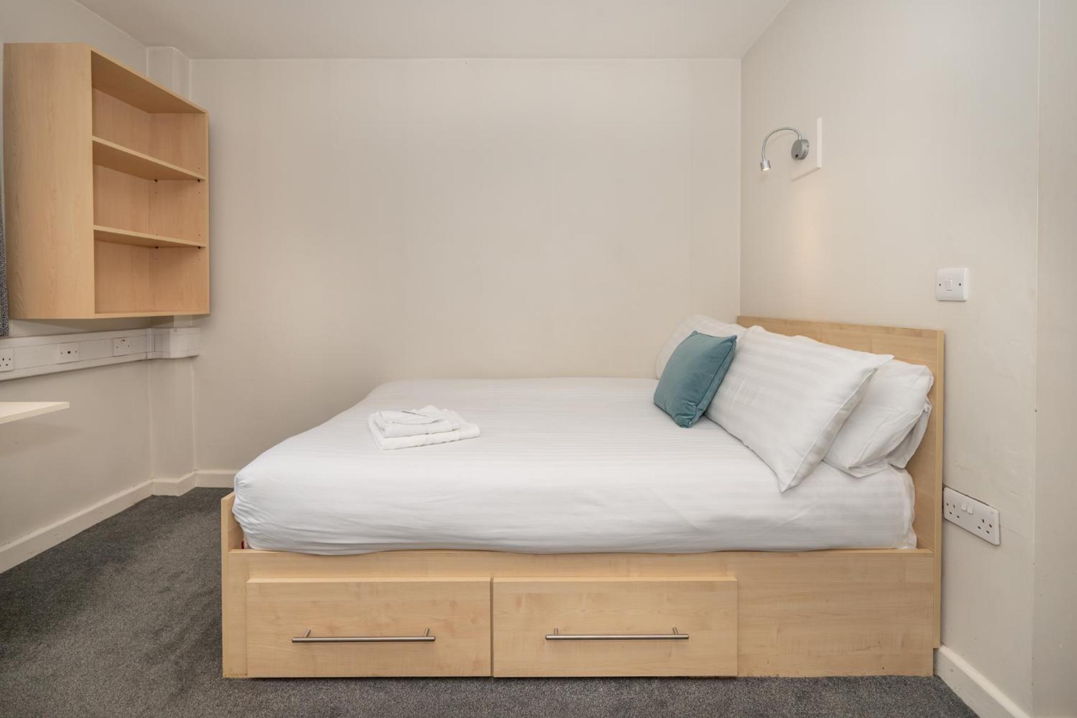 Private Single Room with Shared Kitchen