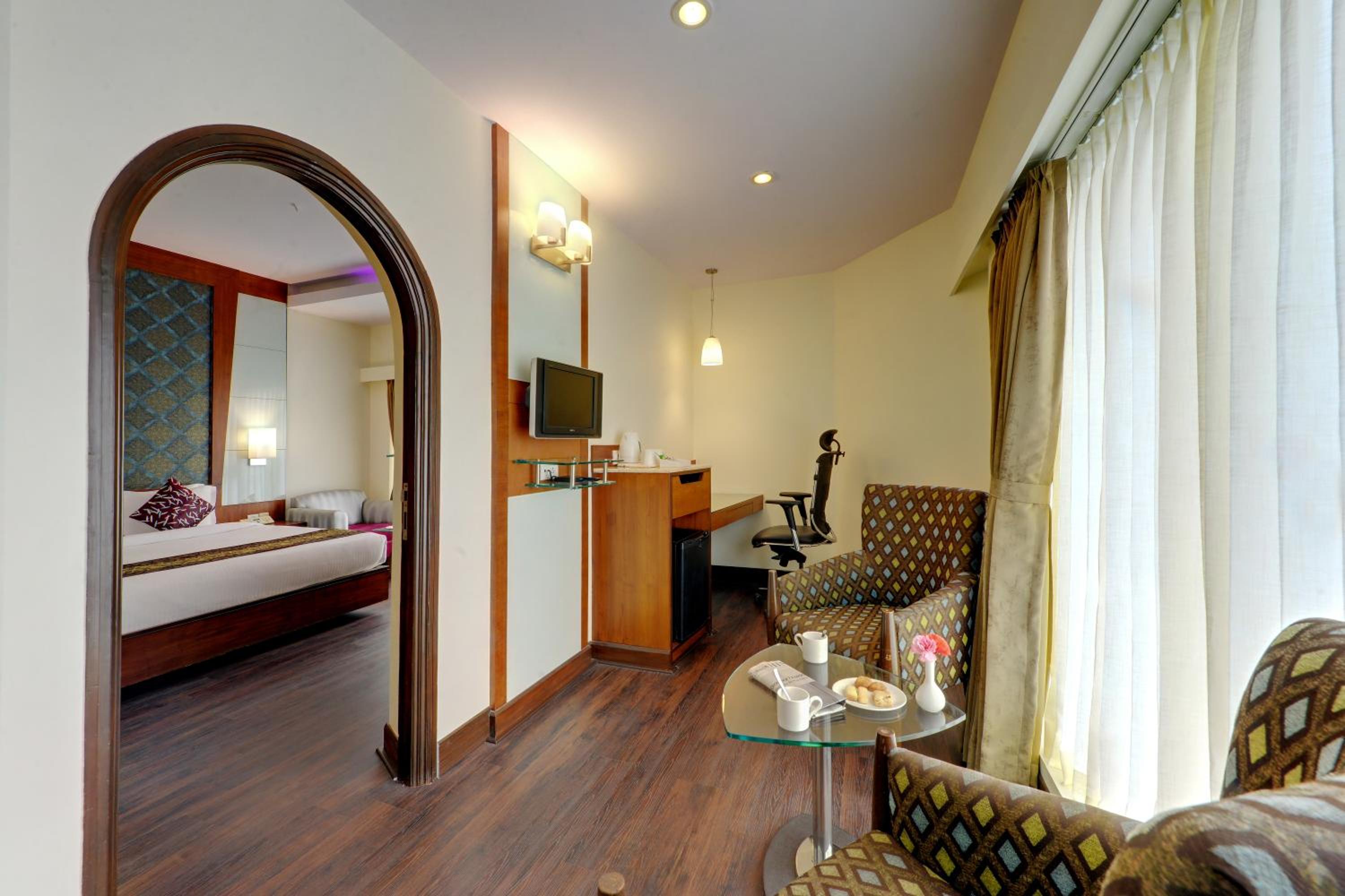 Suite - Photo 20