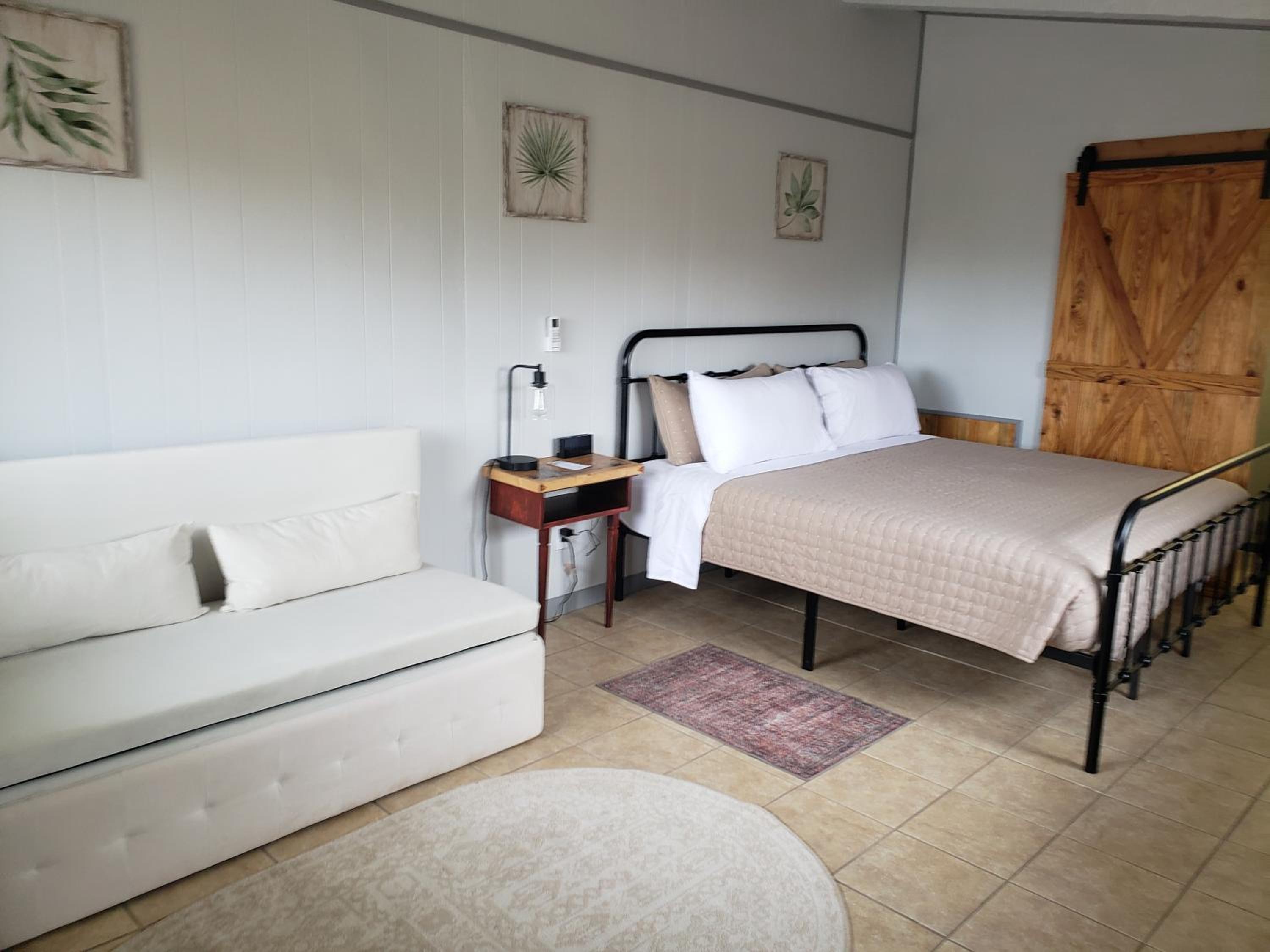 Deluxe King Suite photo 1
