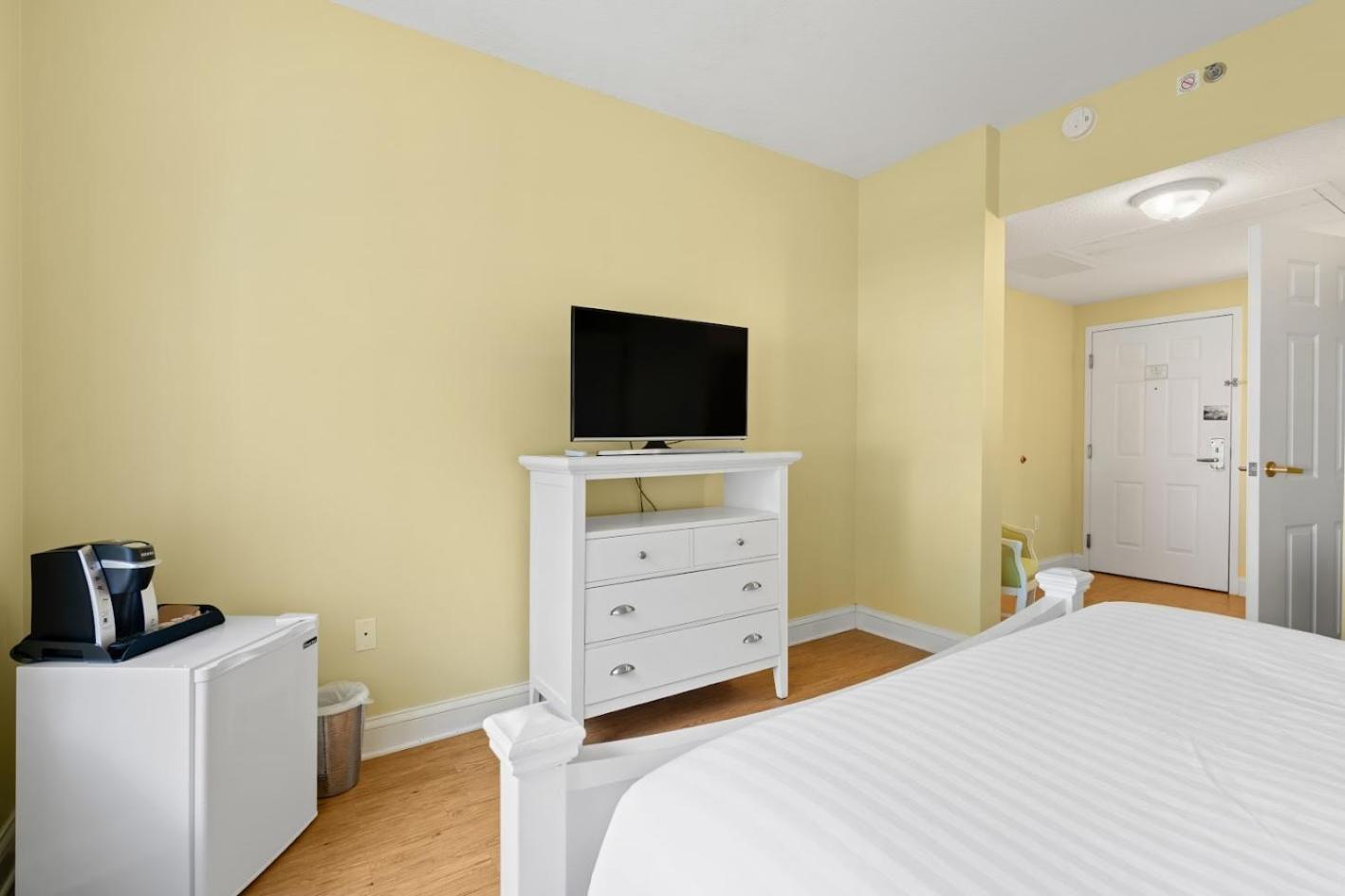 Queen Room photo 1