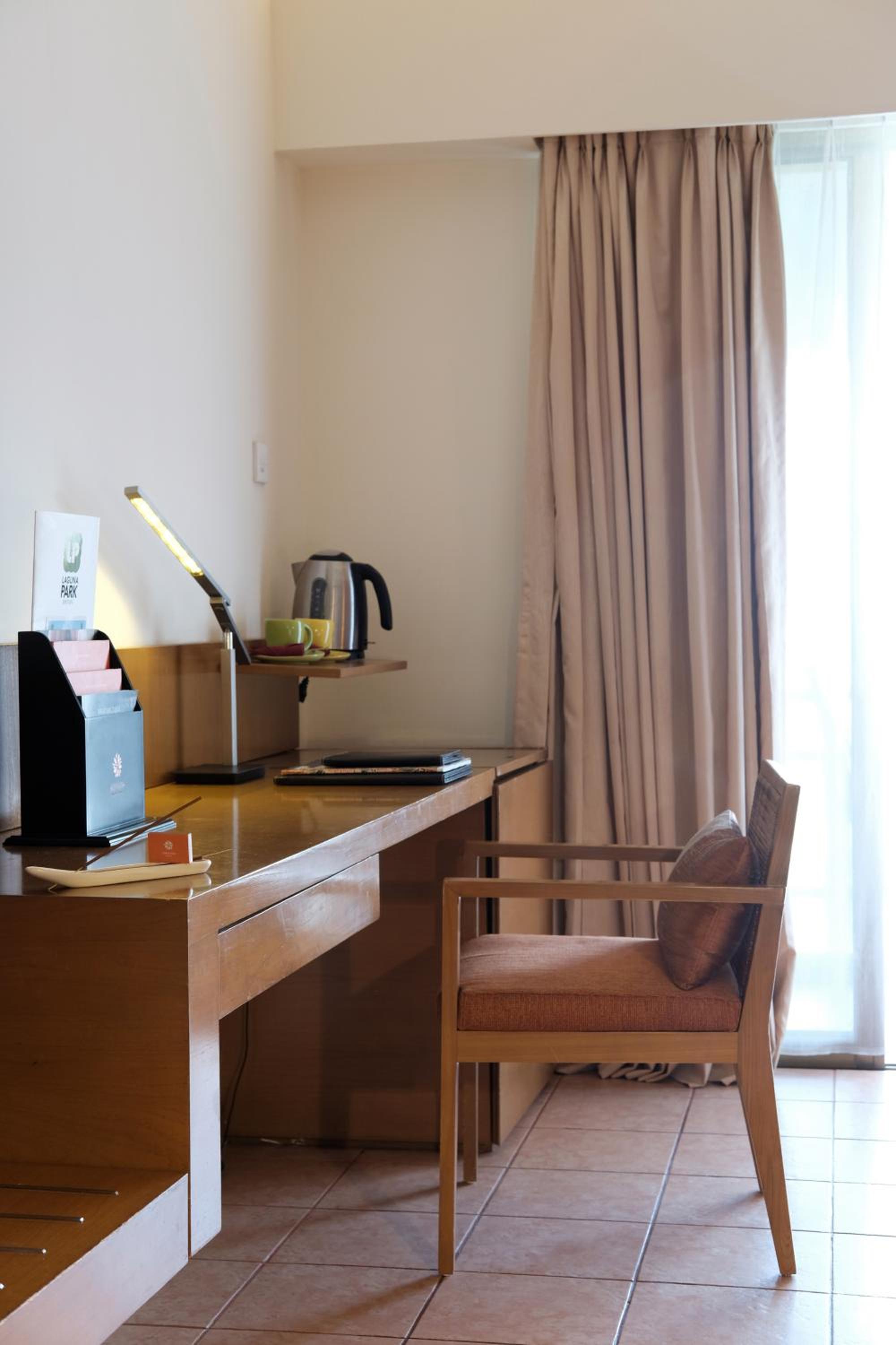 Sea Breeze Room – Queen - Free Return Transfer (BBT Terminal-Resort) - Photo 6
