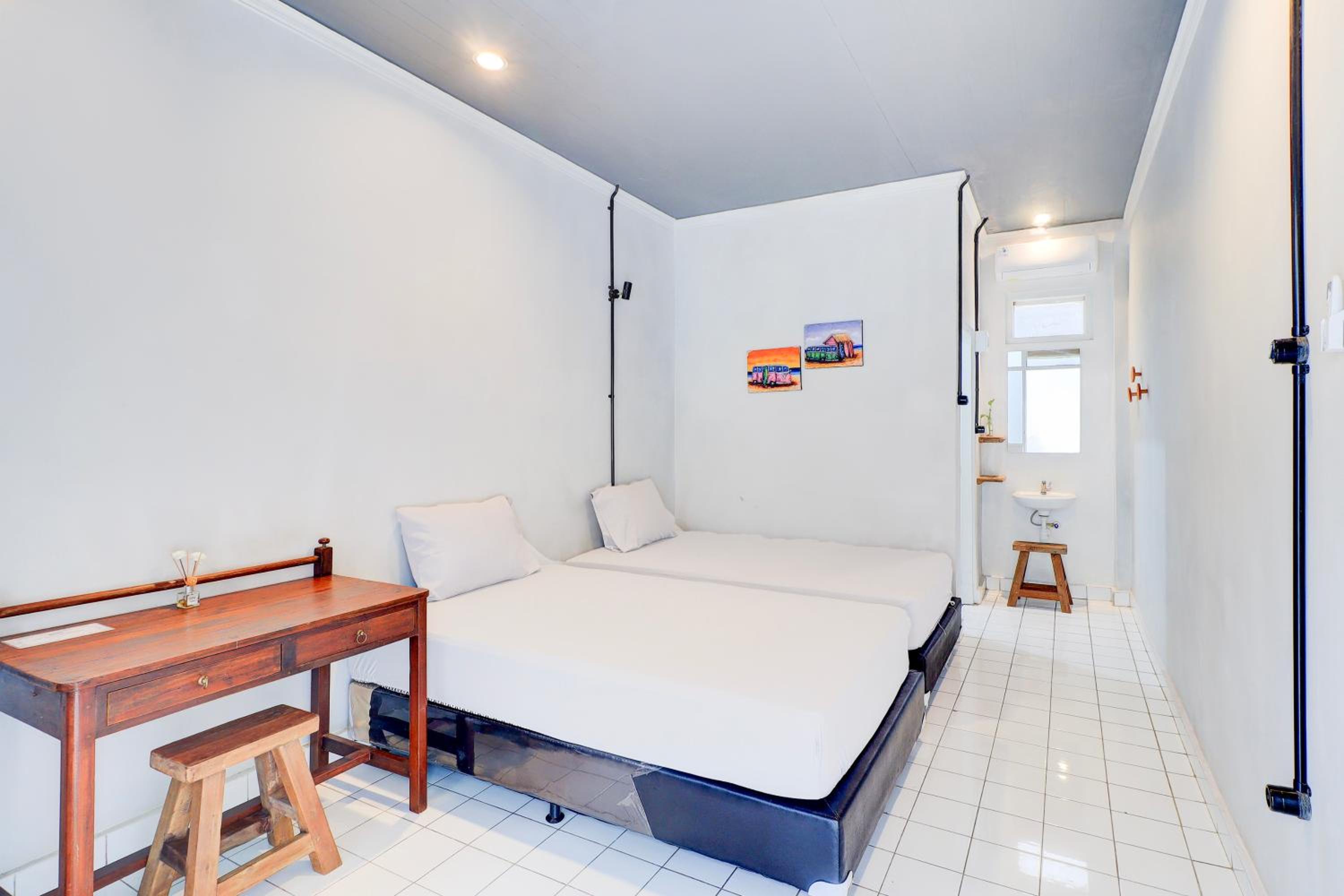Deluxe Twin Room photo 2