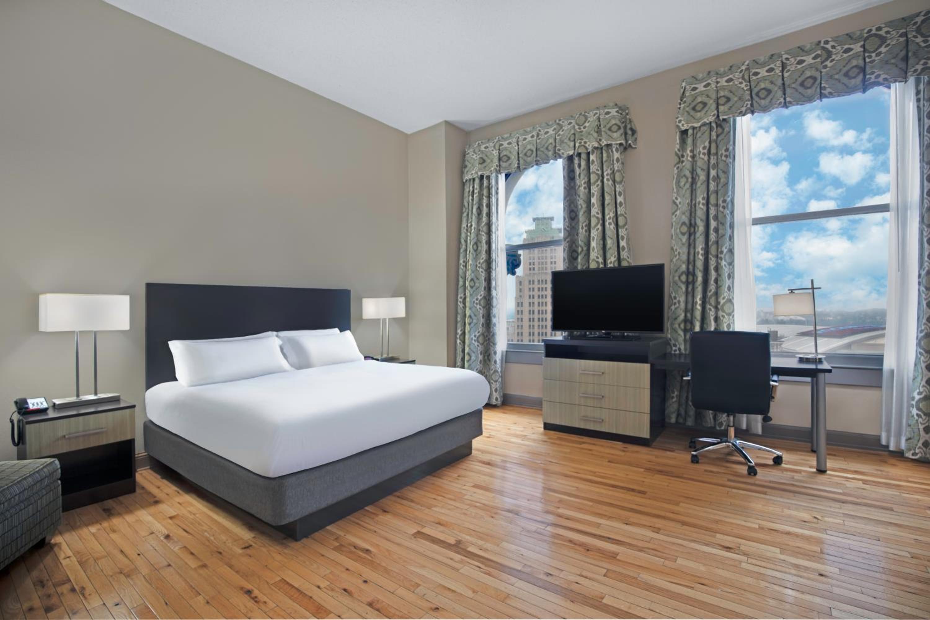 King Room - Mobility Access/Hearing Accessible photo 2