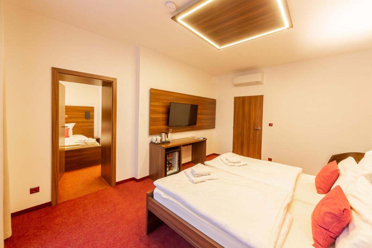 Luxury Triple Room photo 3