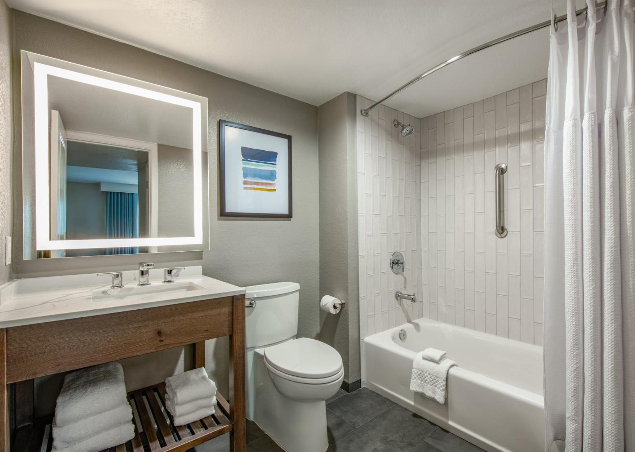 King Studio Suite with Golf View photo 2