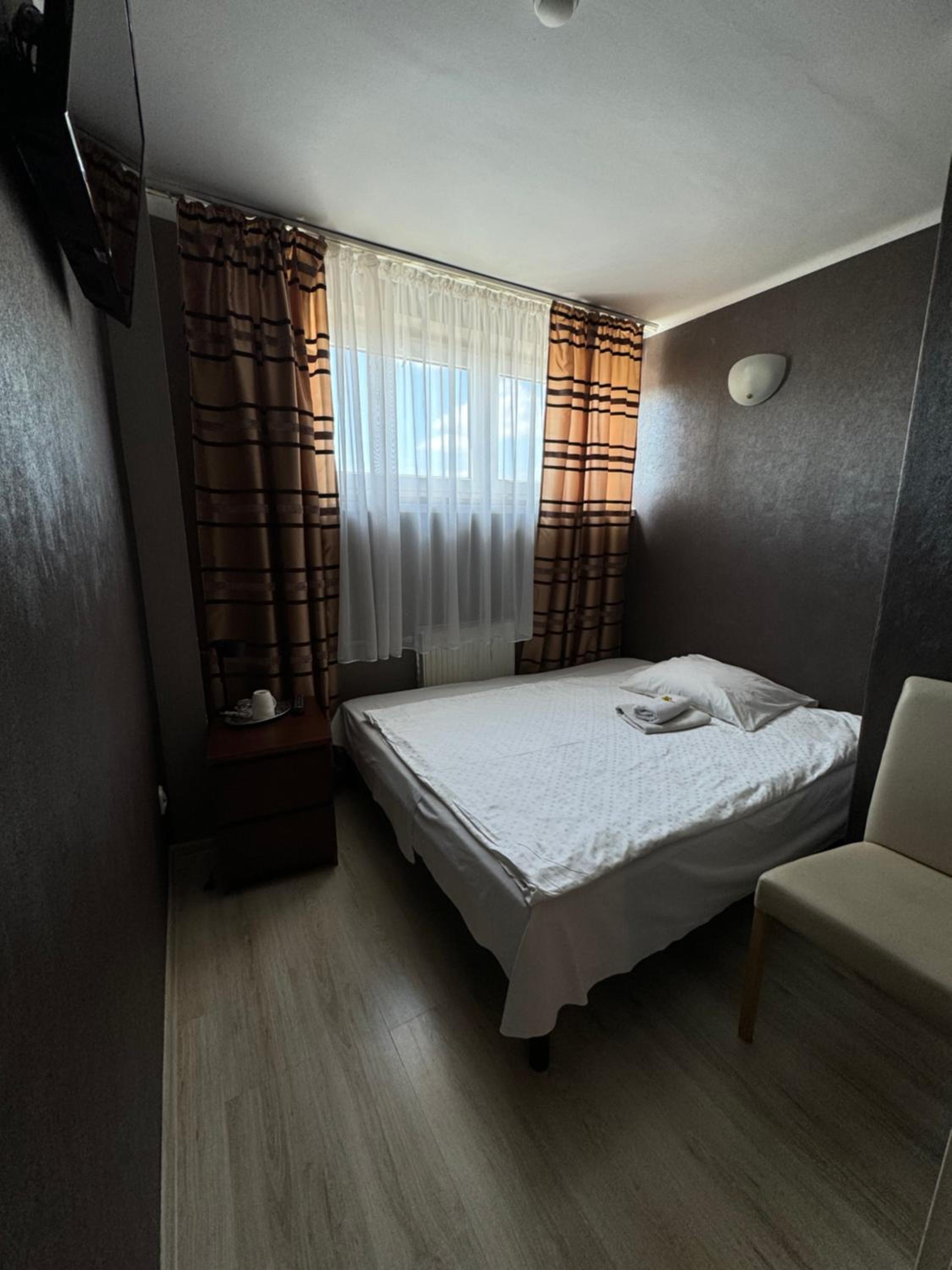 Triple Room - Photo 1