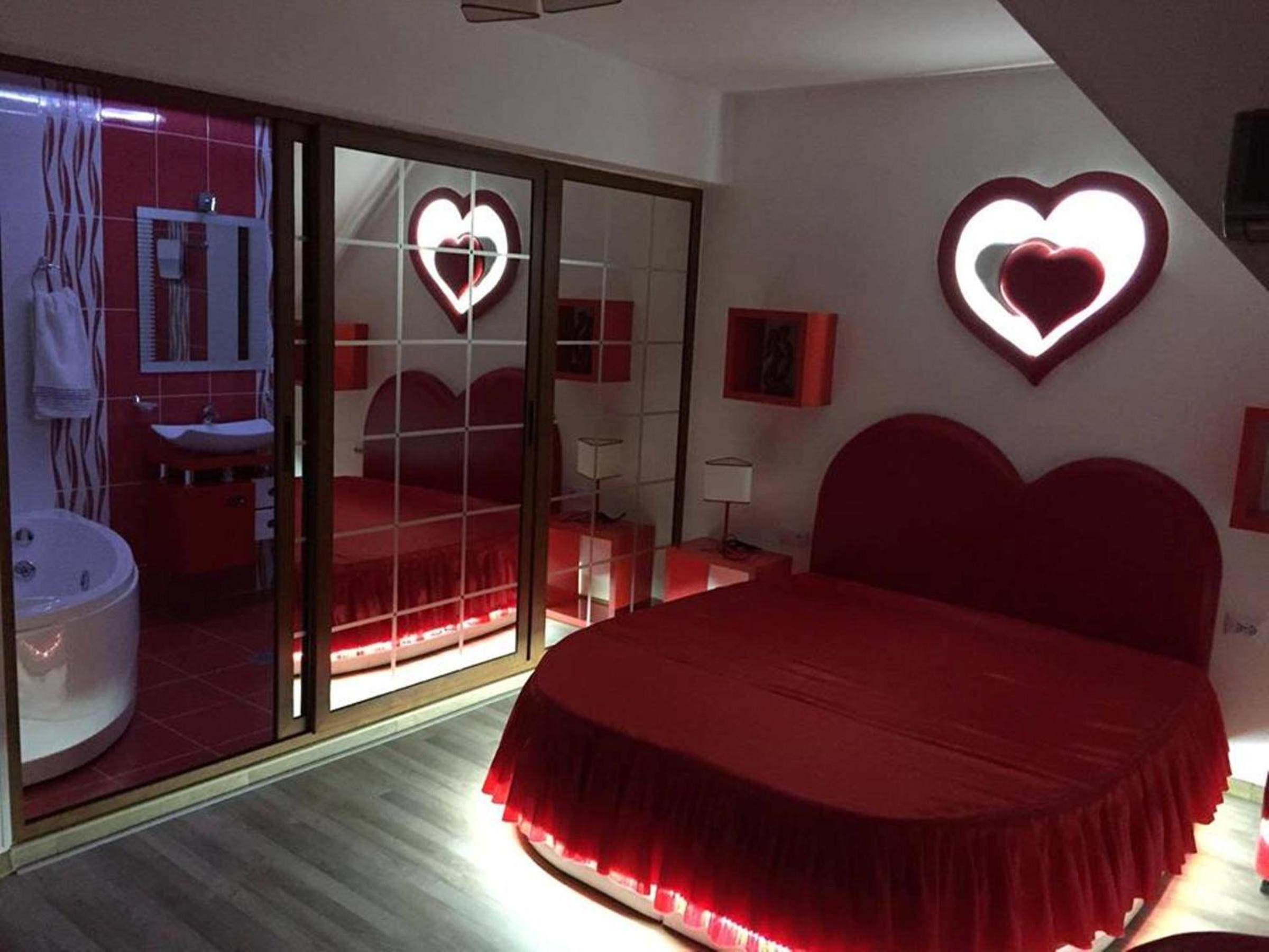 Deluxe Double Room with Balcony - Love - Photo 4