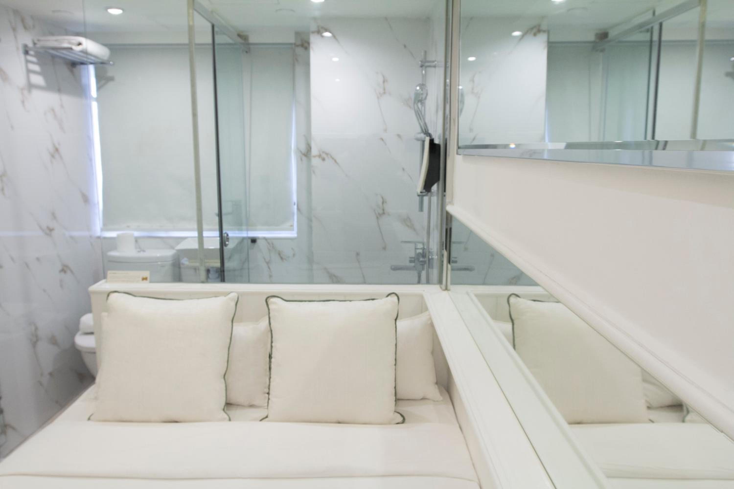 Special Offer - Free Upgrade to Smart Double Room with City View photo 1