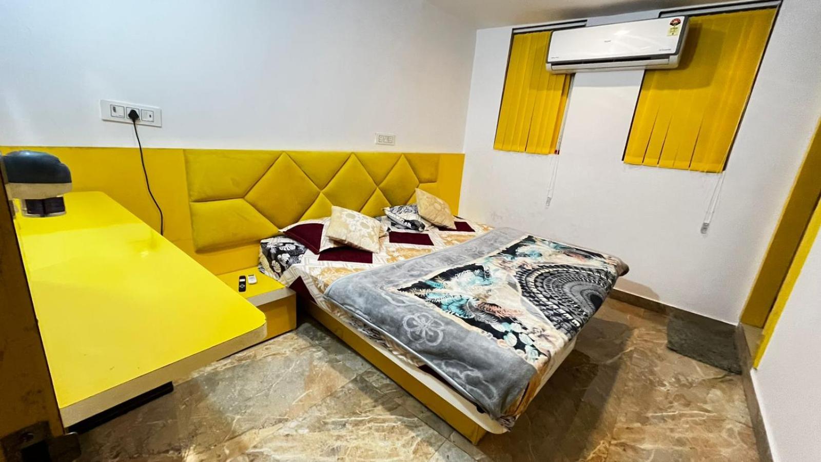 Deluxe King Suite photo 3