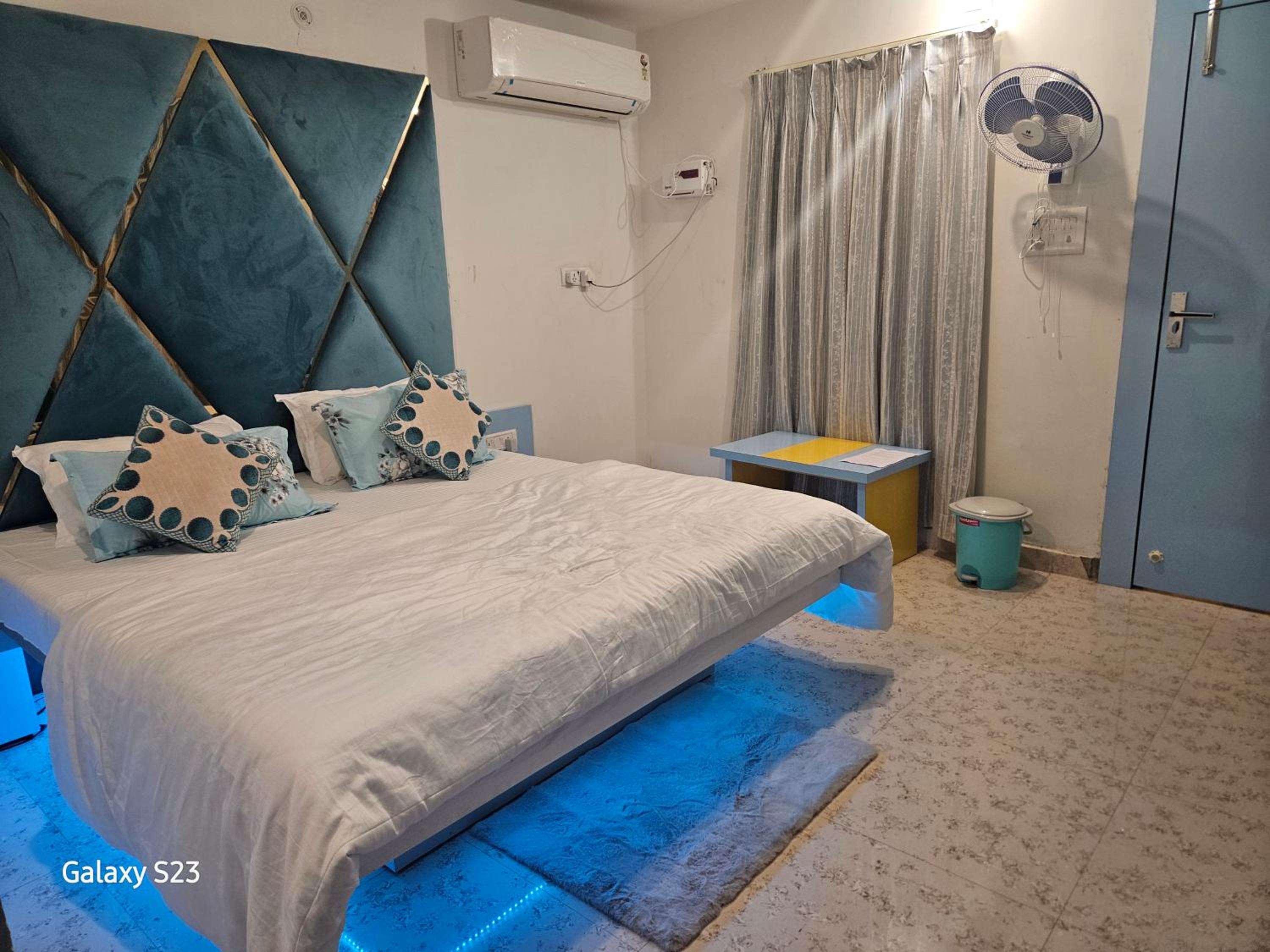 Suite with City View photo 2
