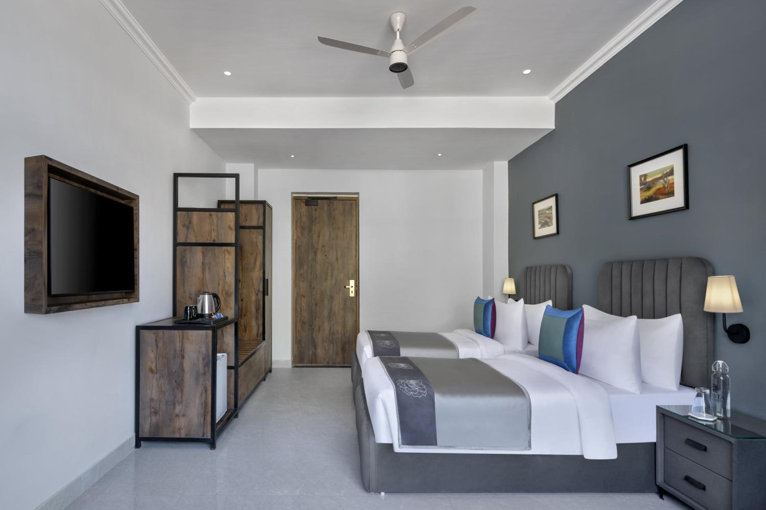 Club room with Private balcony - Photo 6