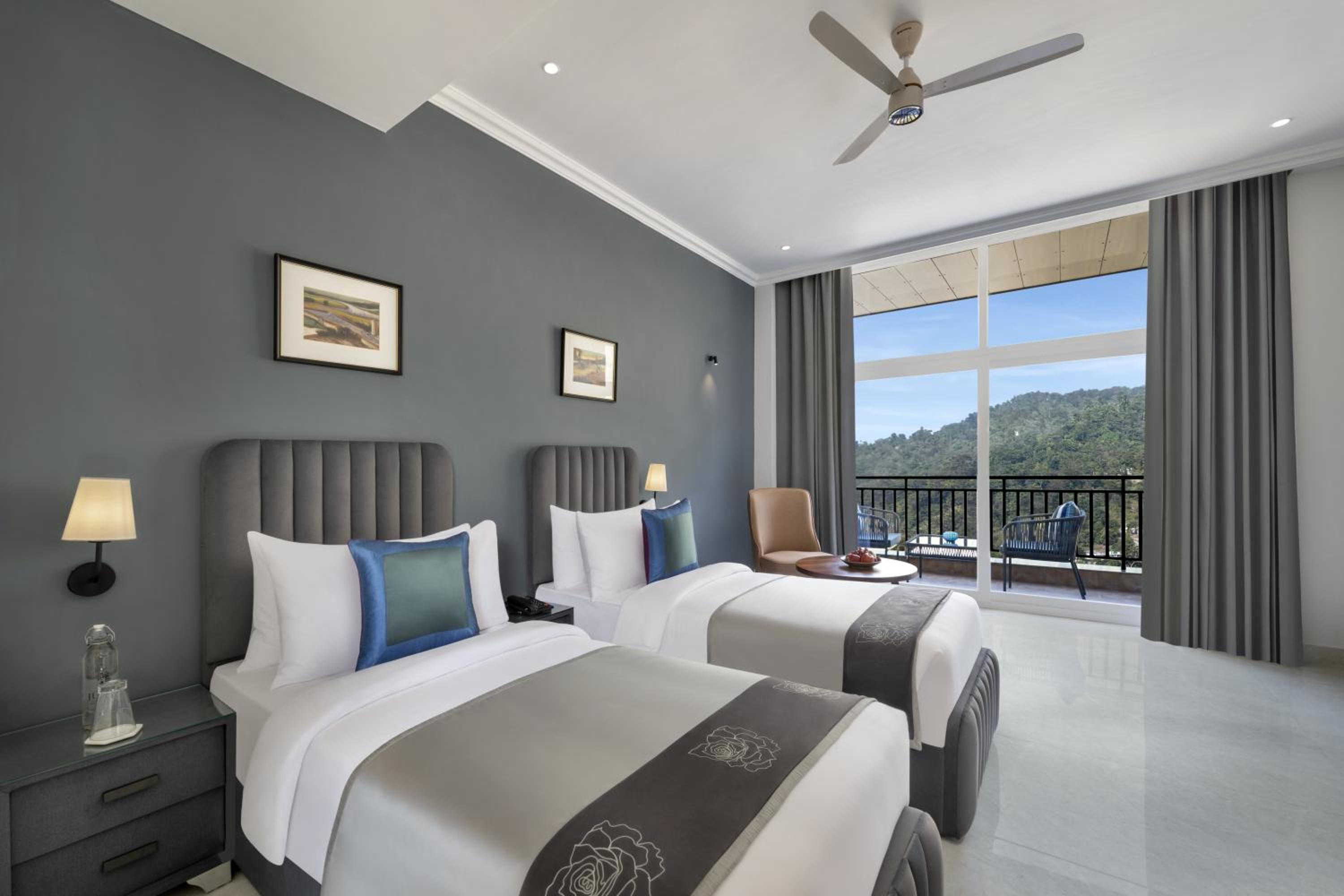 Club room with Private balcony - Photo 4