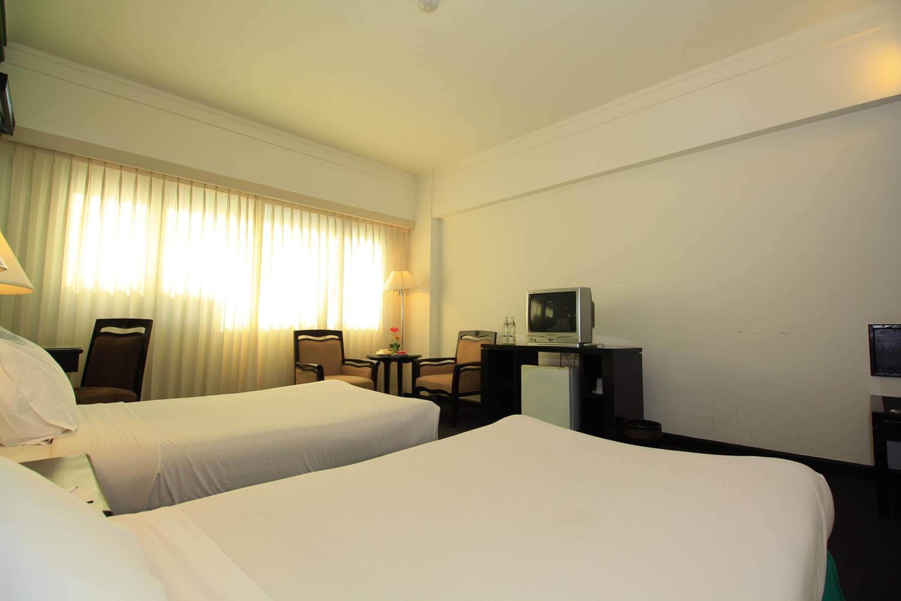 Standard Twin Room - Photo 2