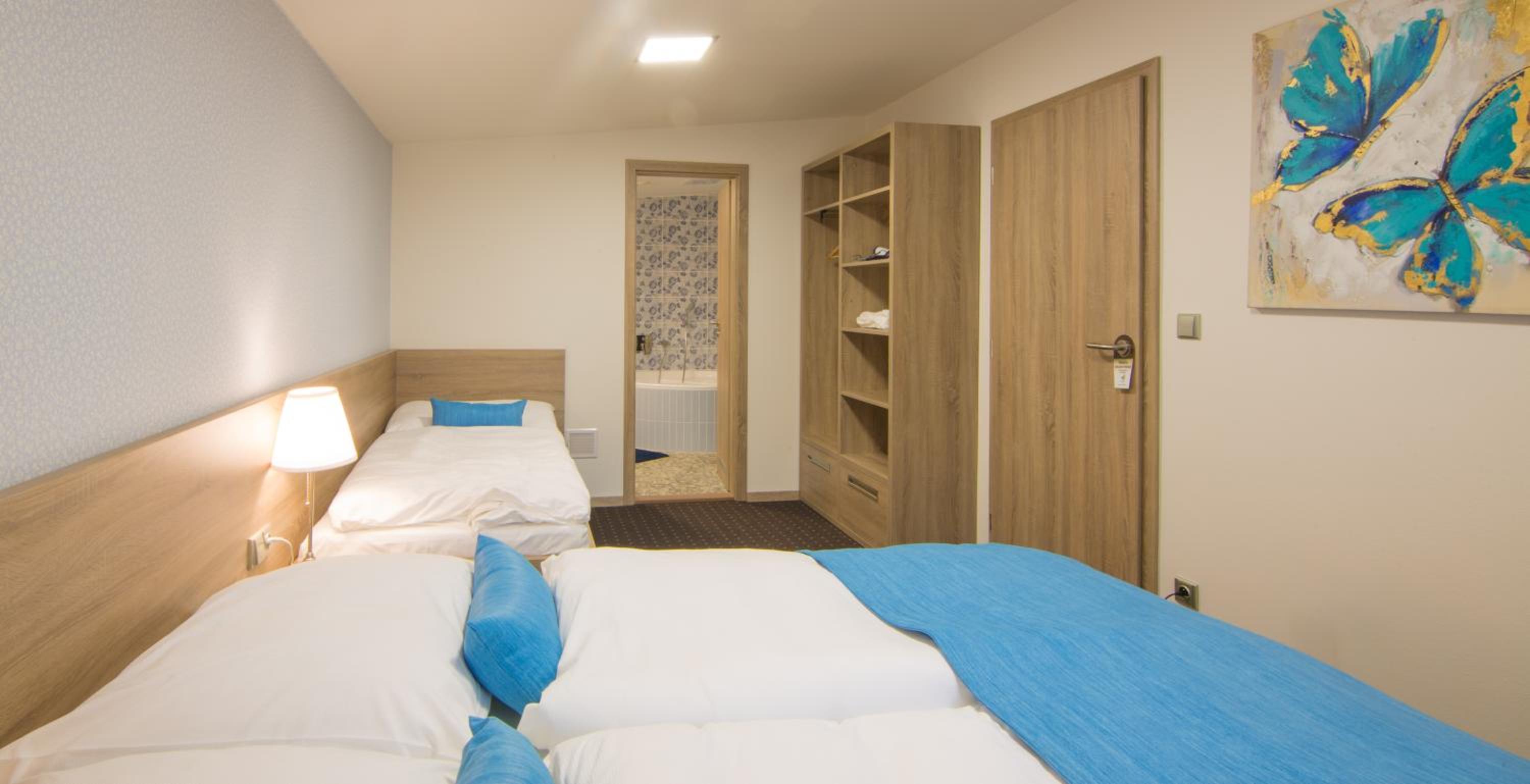 Triple Room with Bathroom photo 2