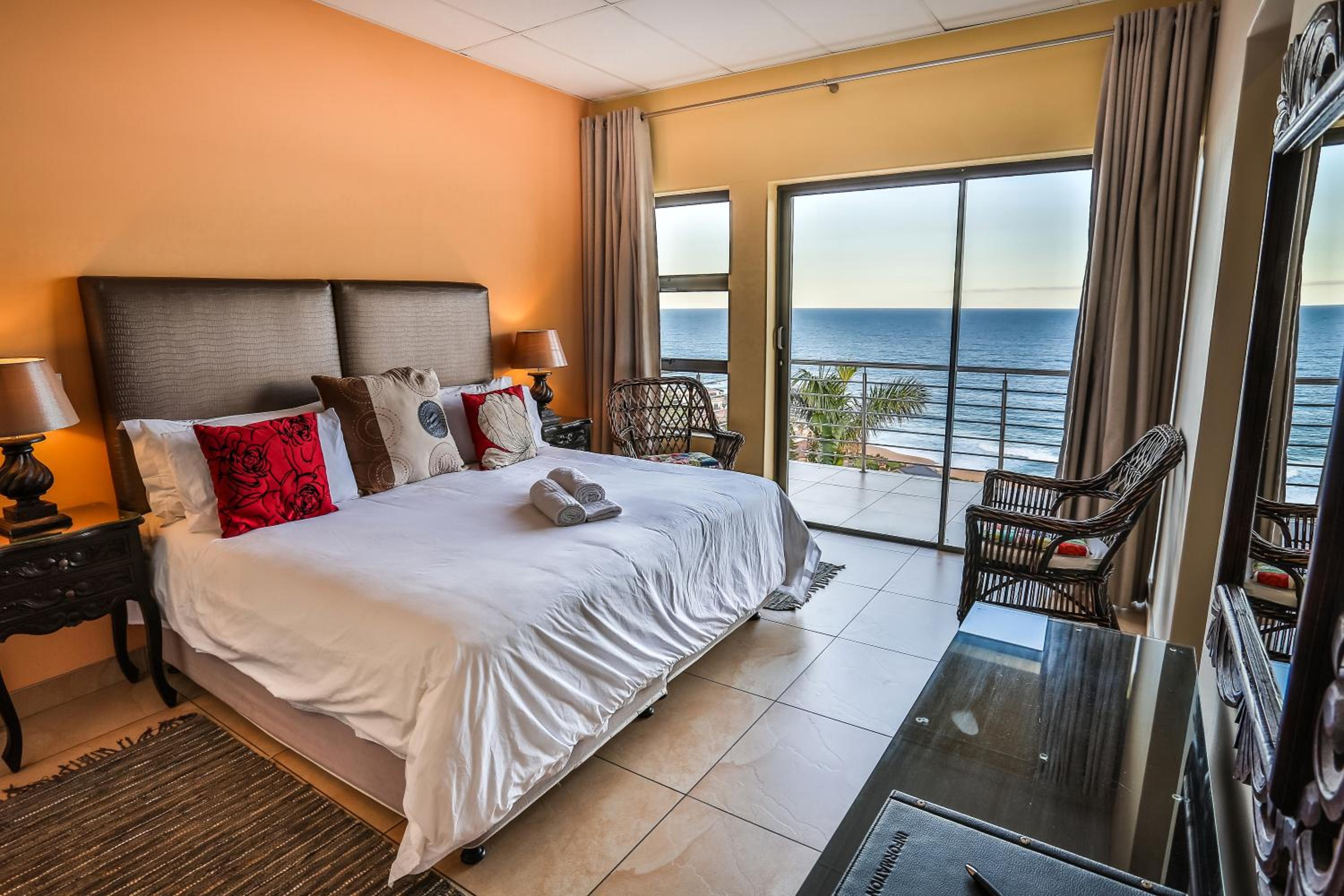 King Room with Balcony and Sea View photo 1