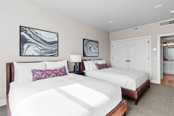 Luxury condo, 2 bedrooms