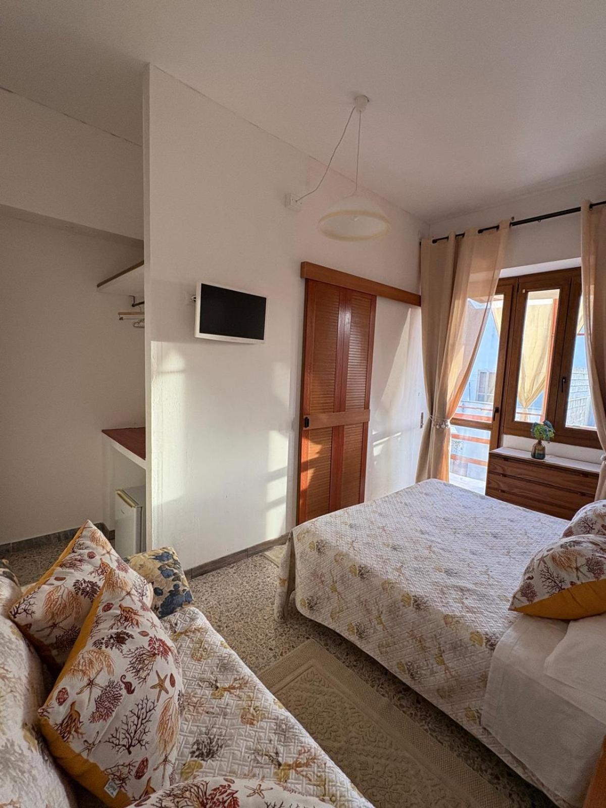 Triple Room with Terrace - Photo 3