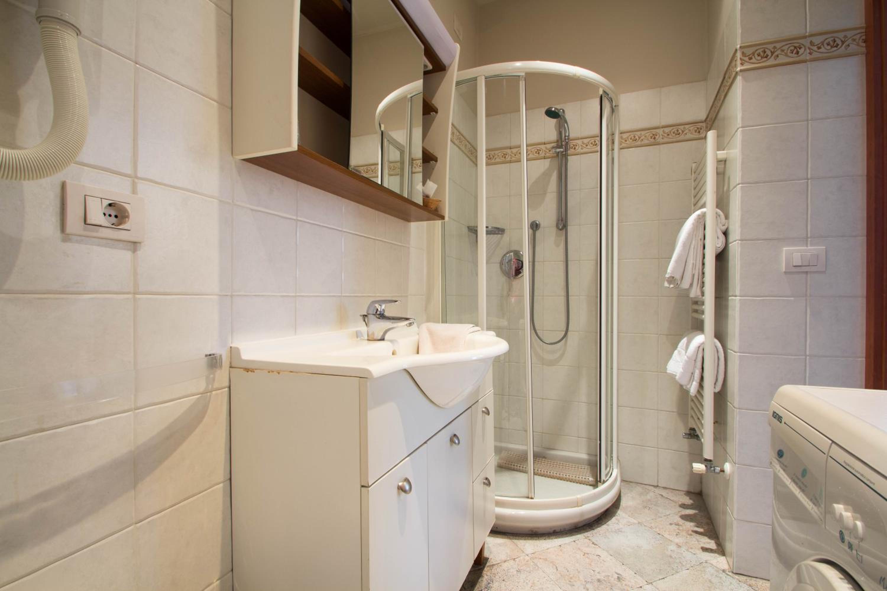 One-Bedroom Apartment - Photo 4