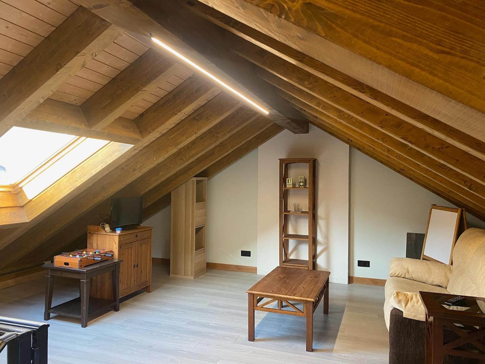 Two-Bedroom Apartment with Mountain View photo 2