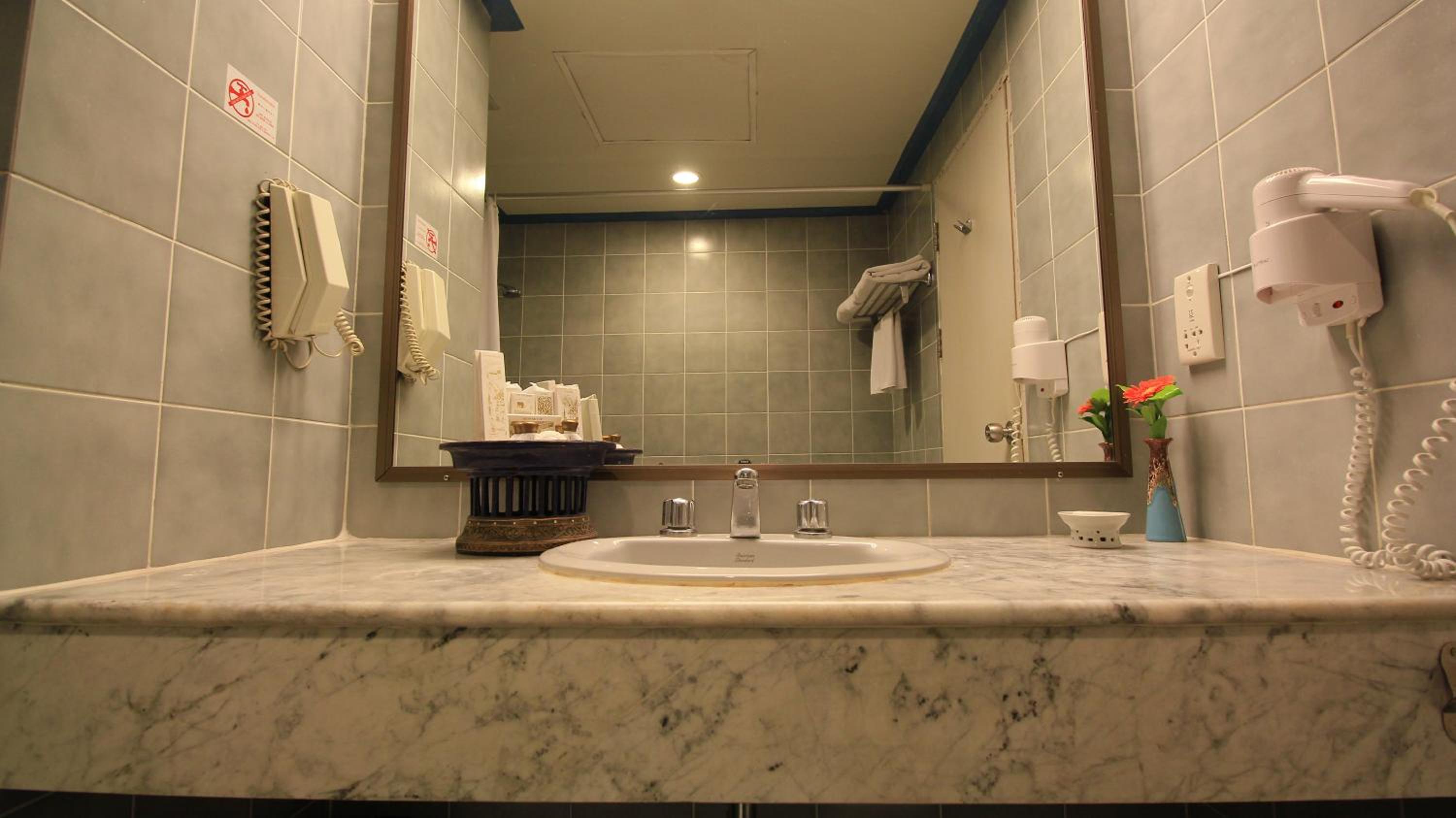 Deluxe Twin Room - Photo 7