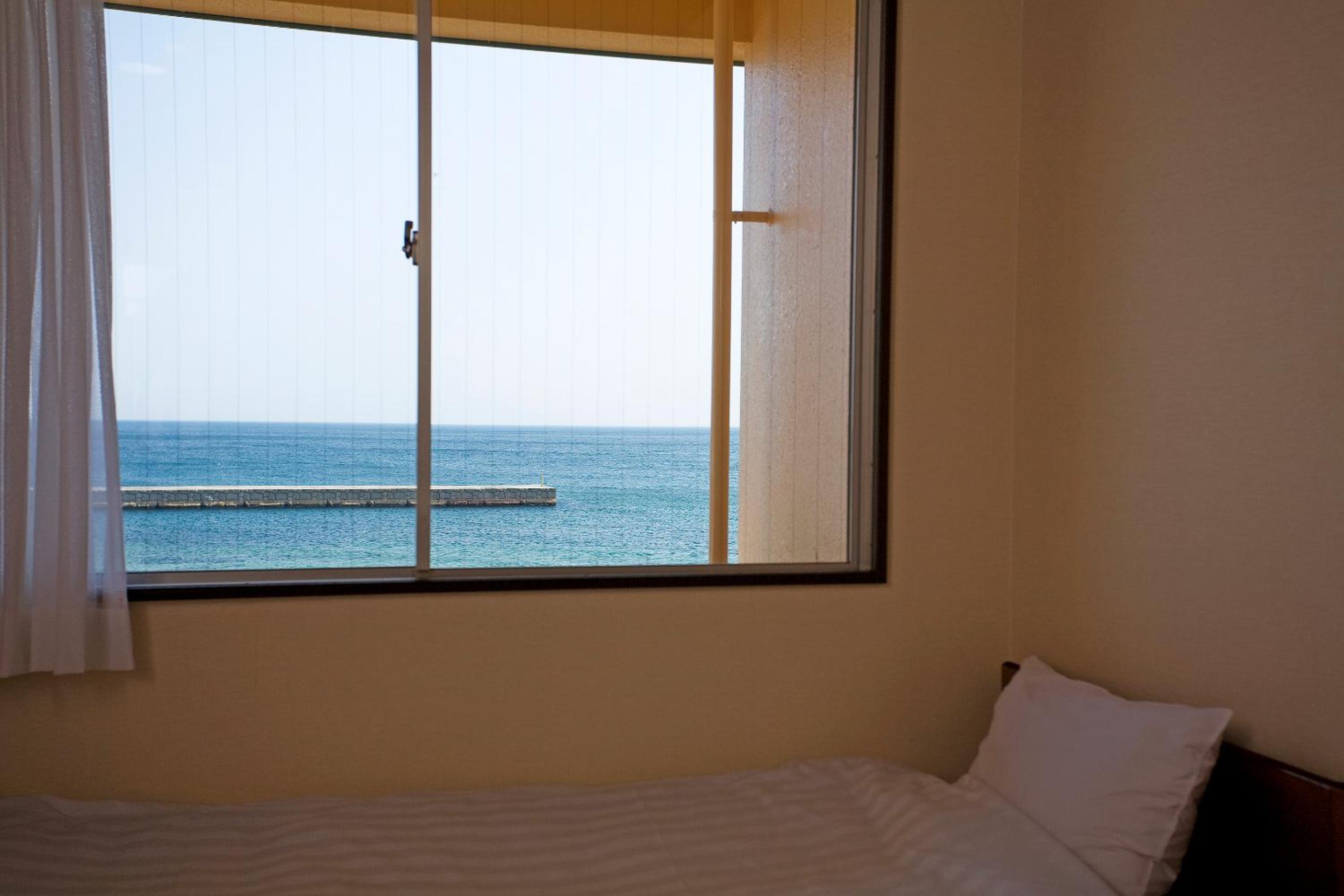 Twin Room - Smoking photo 2