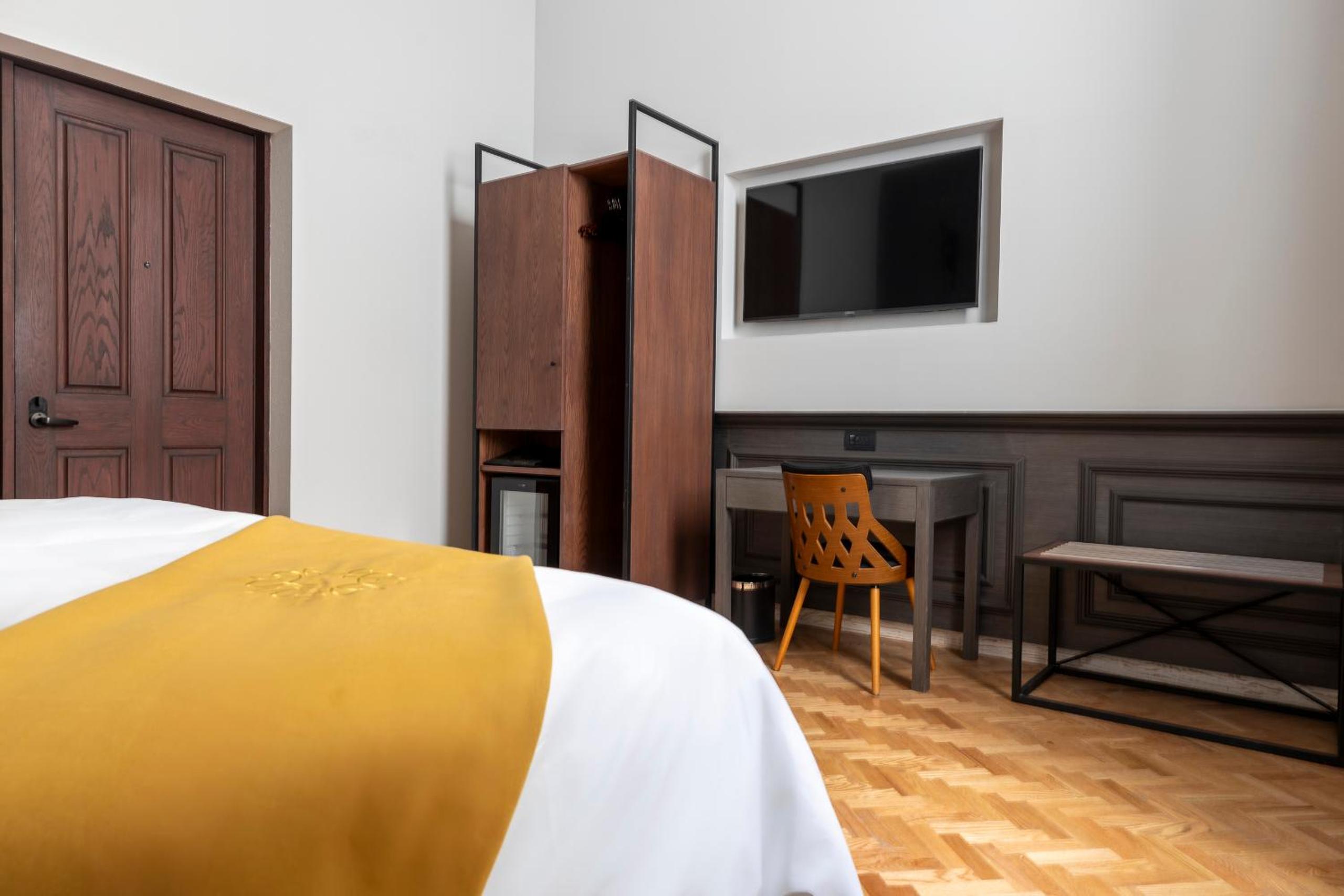 Superior Suite - Photo 2