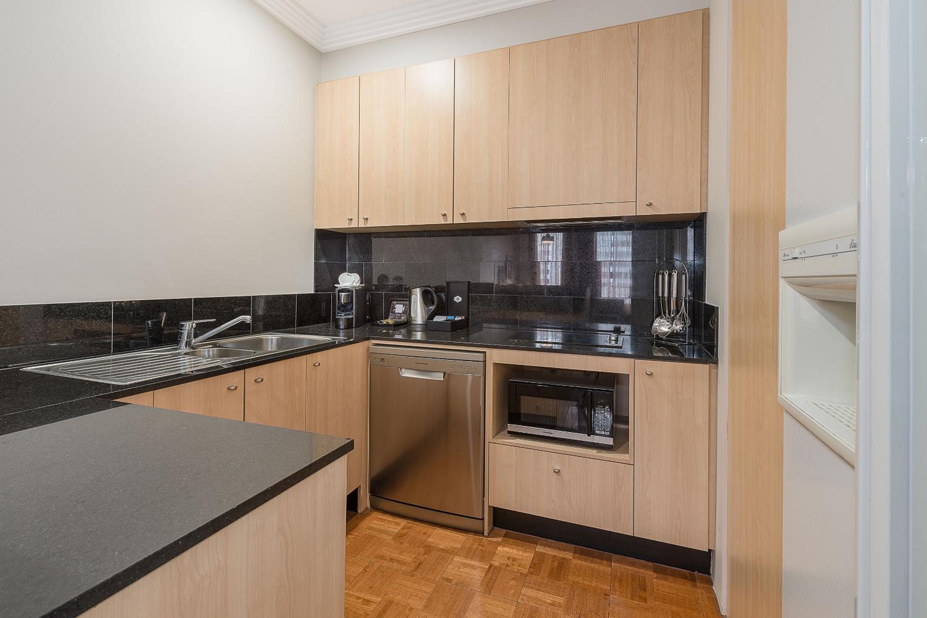 Deluxe One-Bedroom Suite