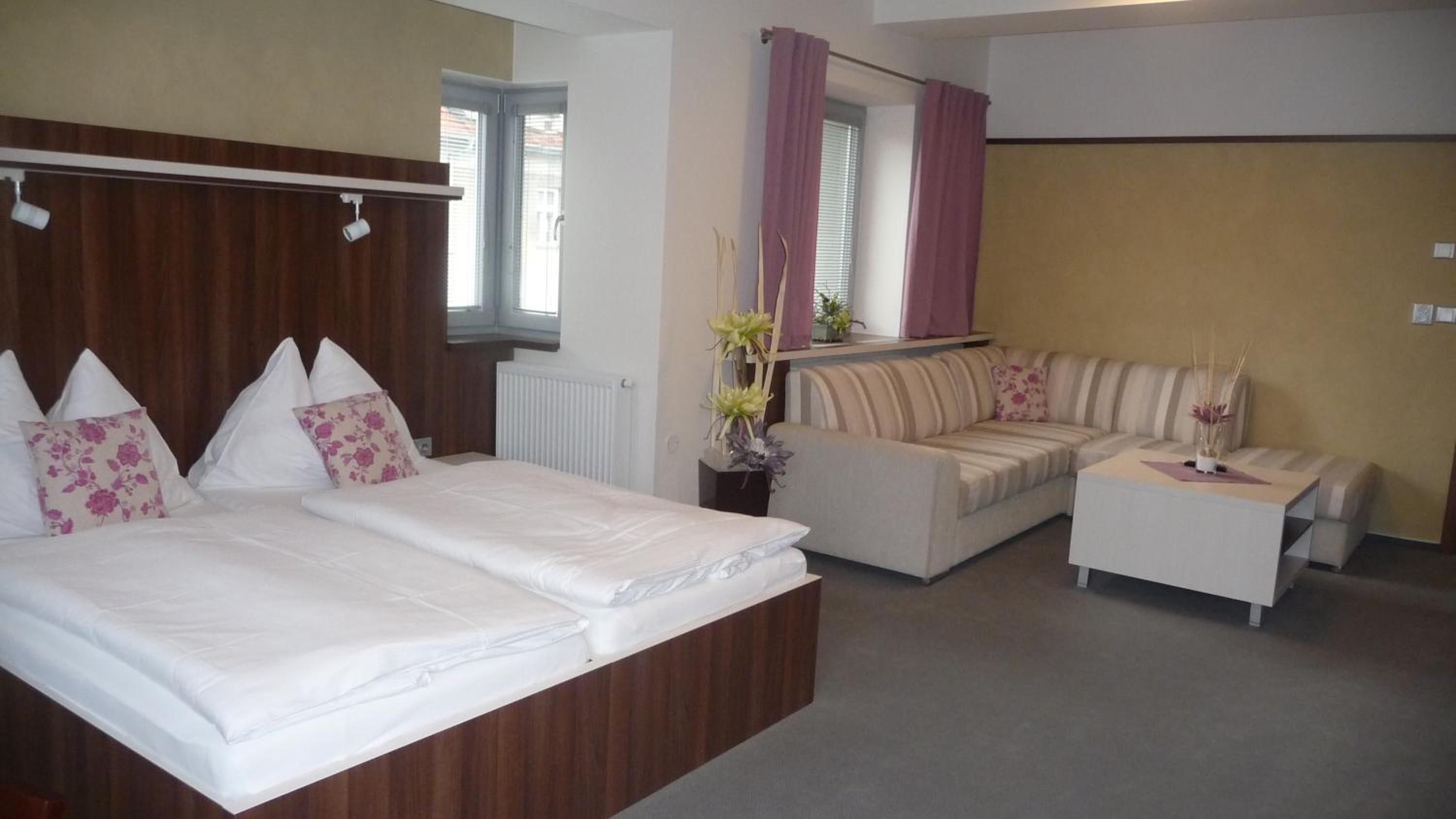 Deluxe Suite - Photo 1