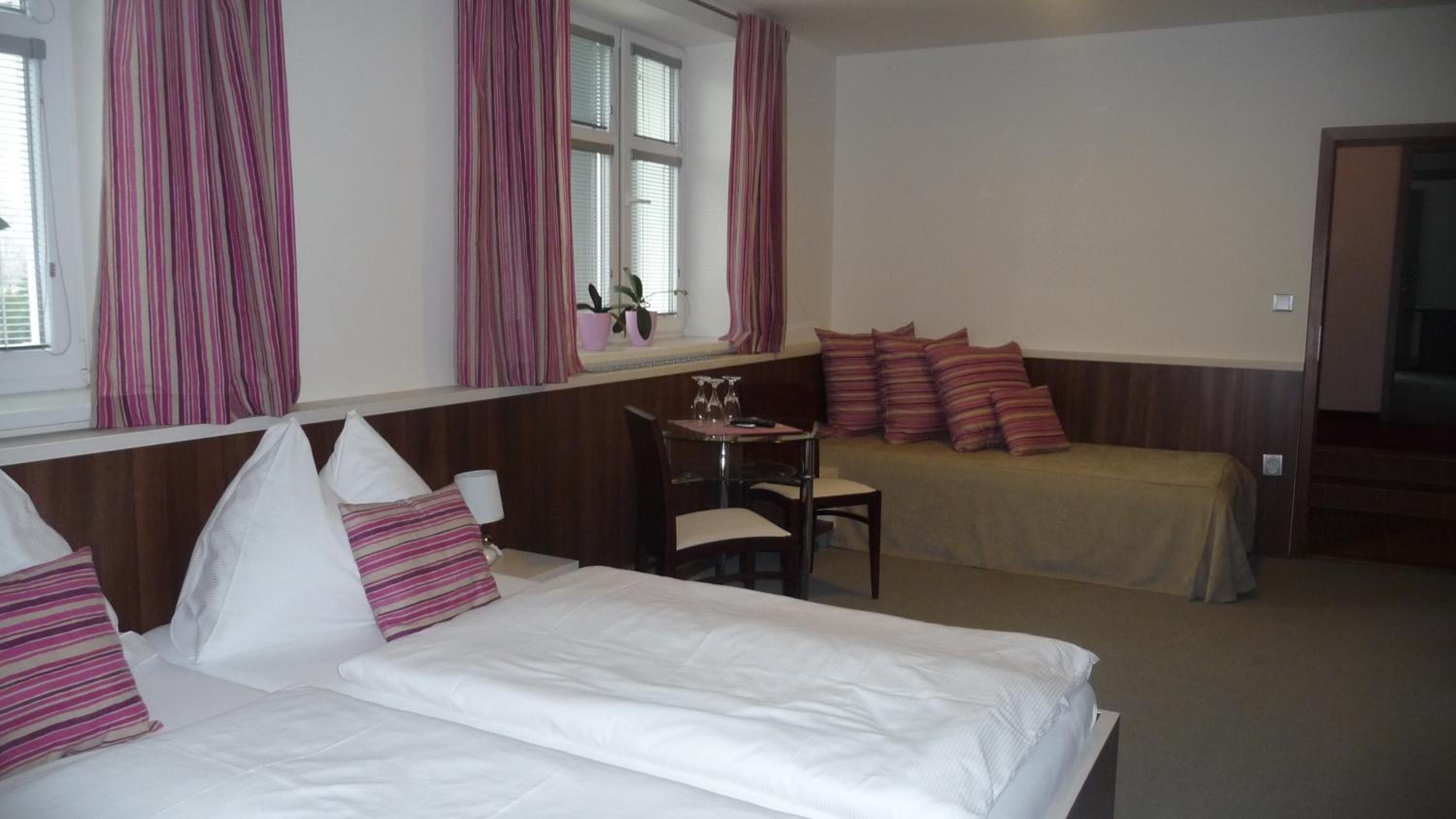 Double Room - Photo 5