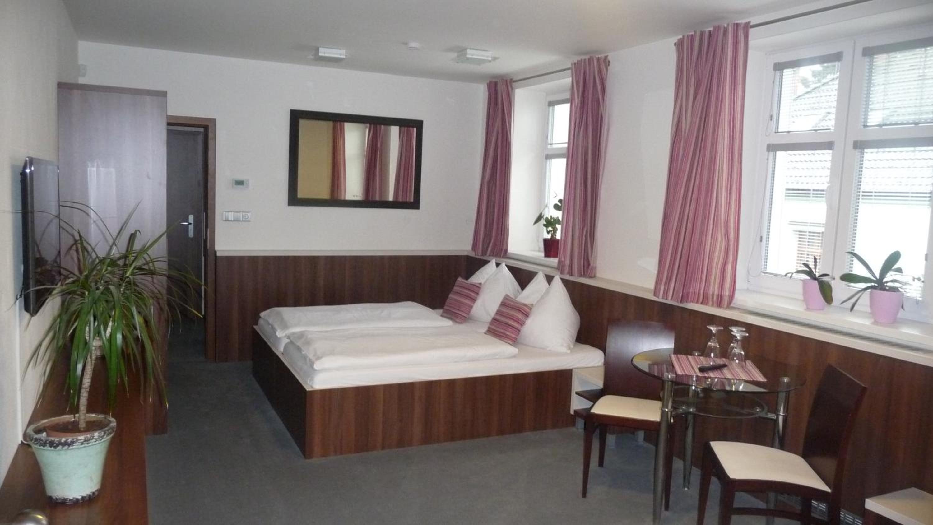 Double Room - Photo 4
