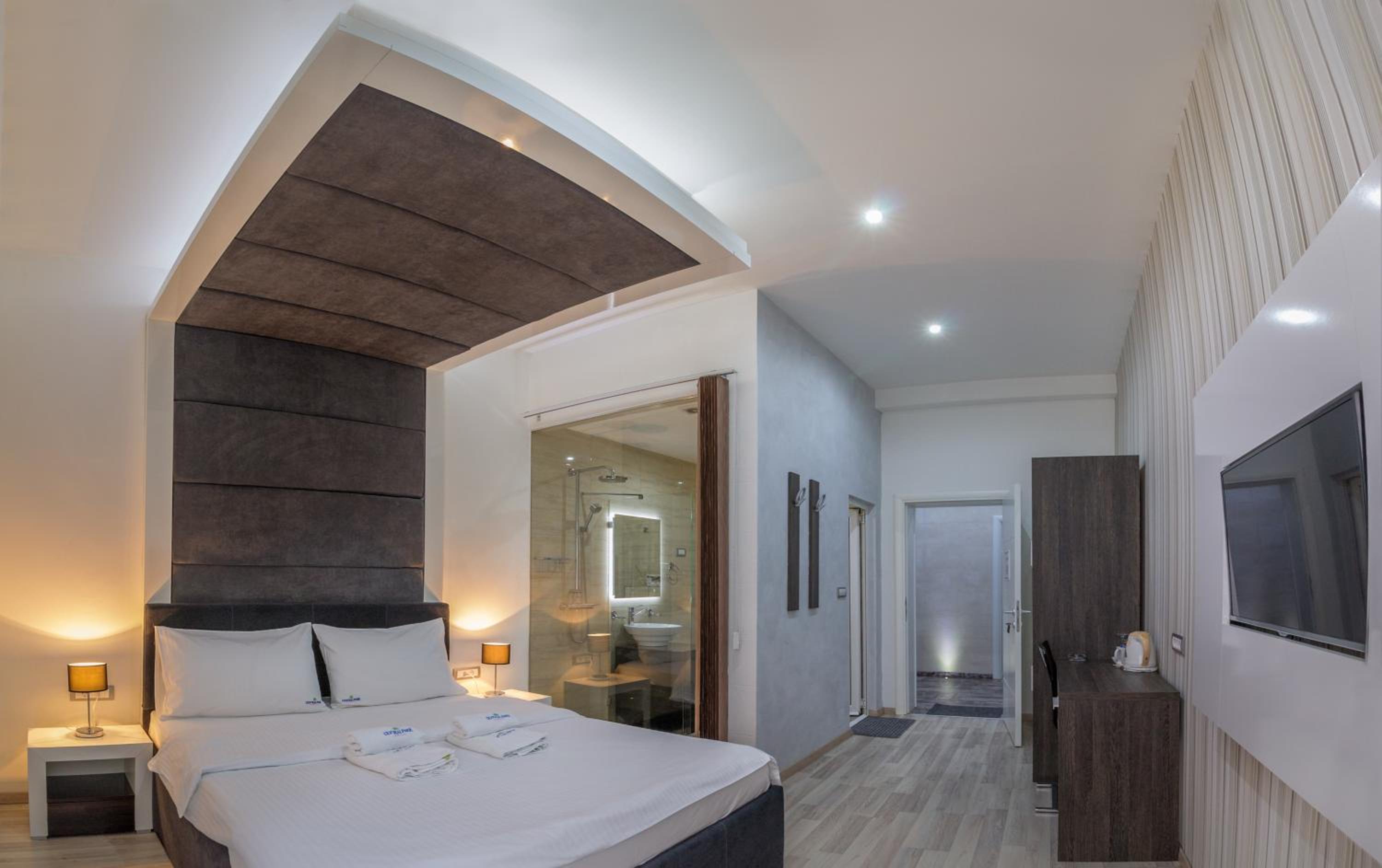 Special Offer - Double Room with Round Airport Transfer