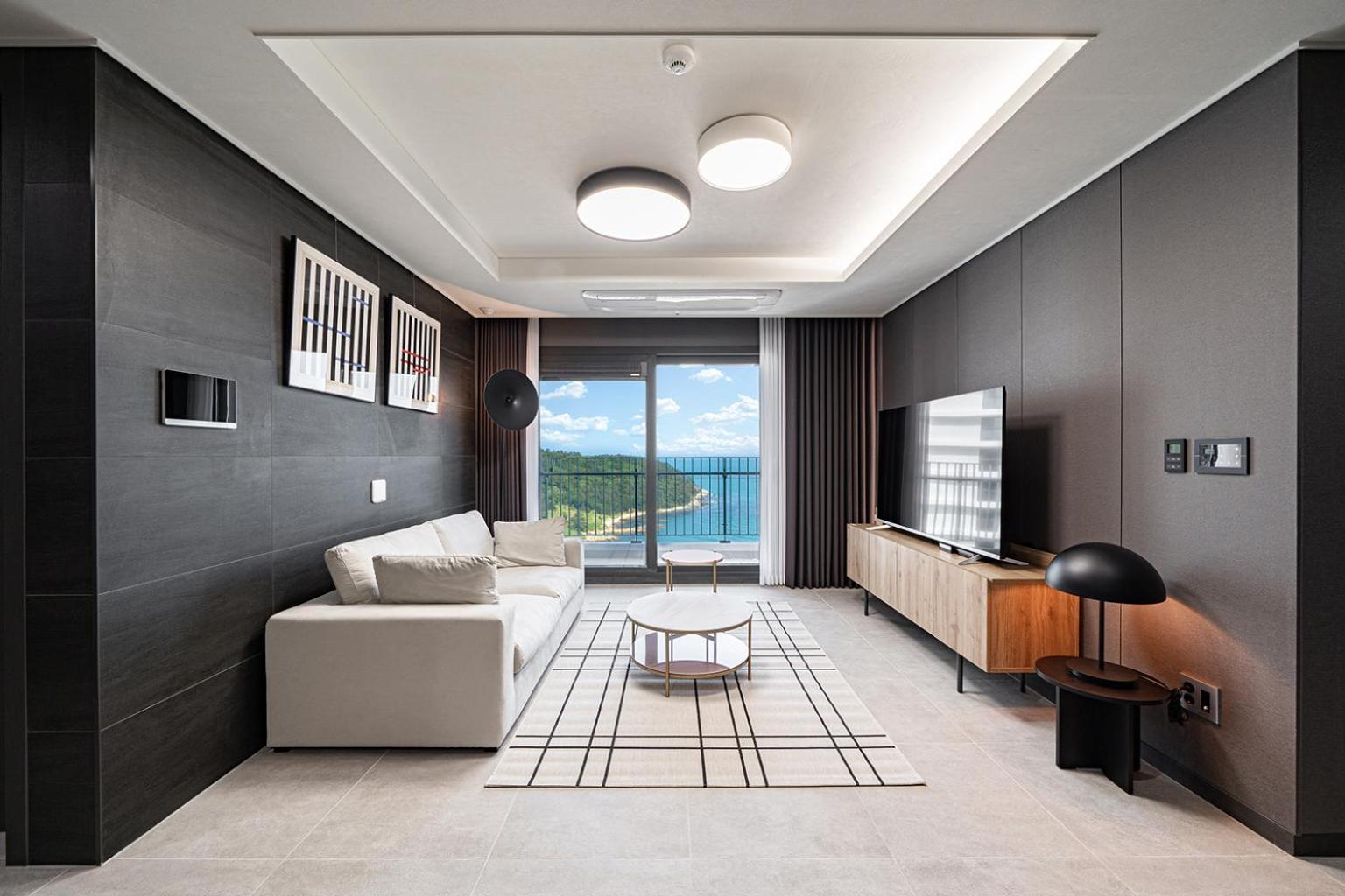 Family Two Room Ocean - Photo 18